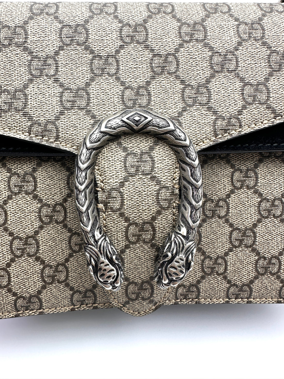 Gucci Dionysus GG Supreme Canvas Medium Size Shoulder Bag With Black Tirm GG1031