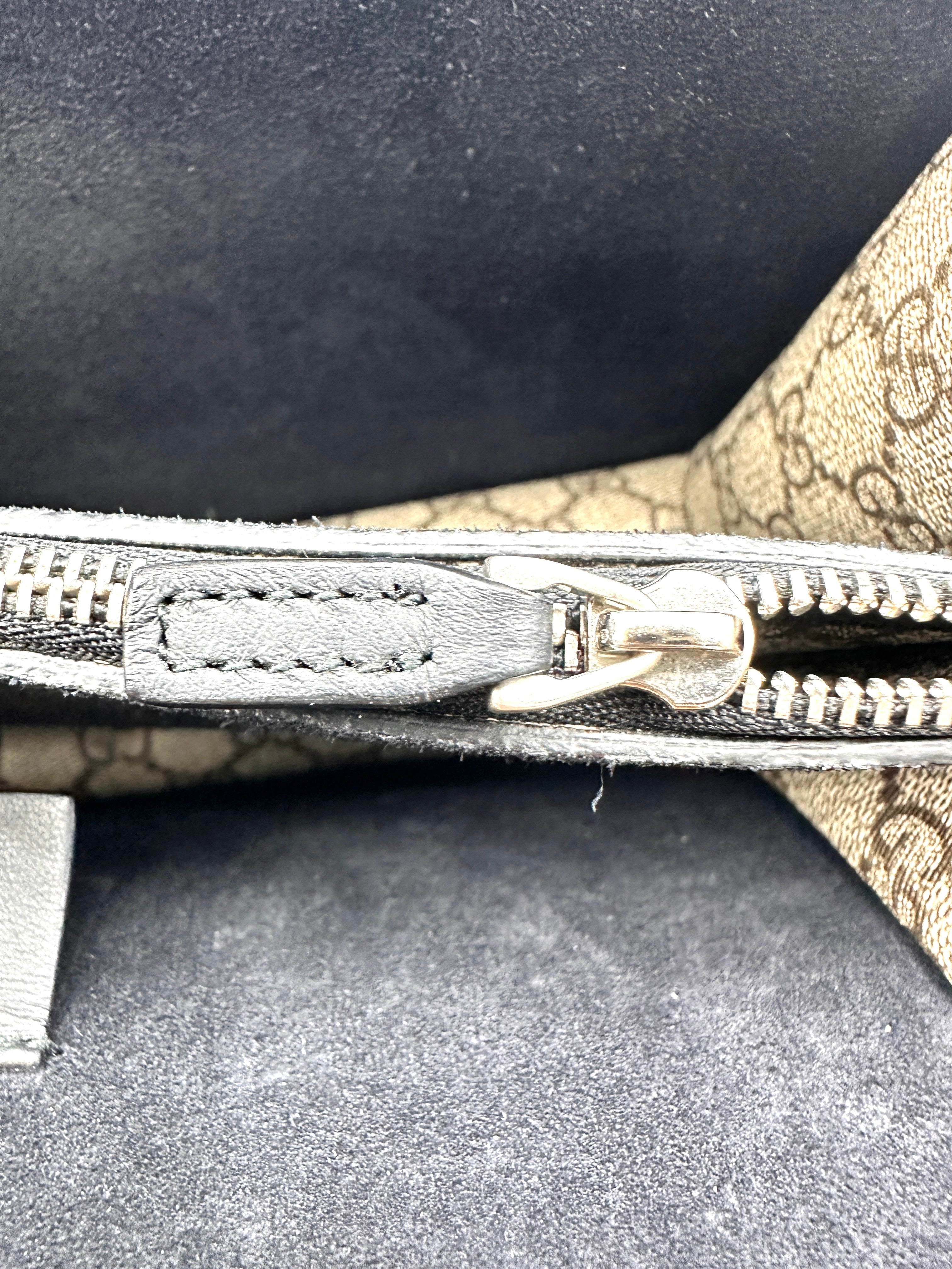 Gucci Dionysus GG Supreme Canvas Medium Size Shoulder Bag With Black Tirm GG1031