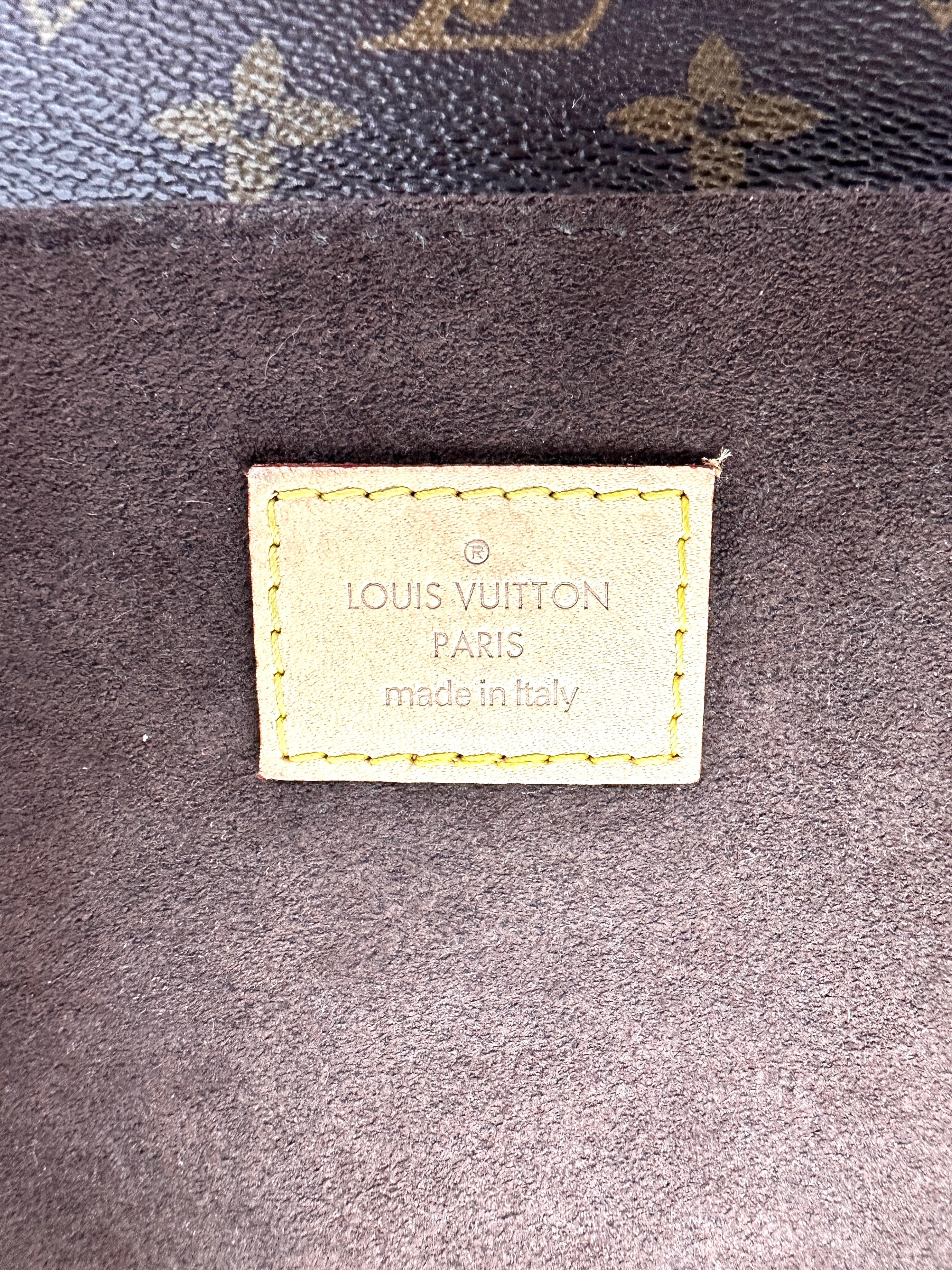 Louis Vuitton Monogram Canvas Pochette Metis LV2760