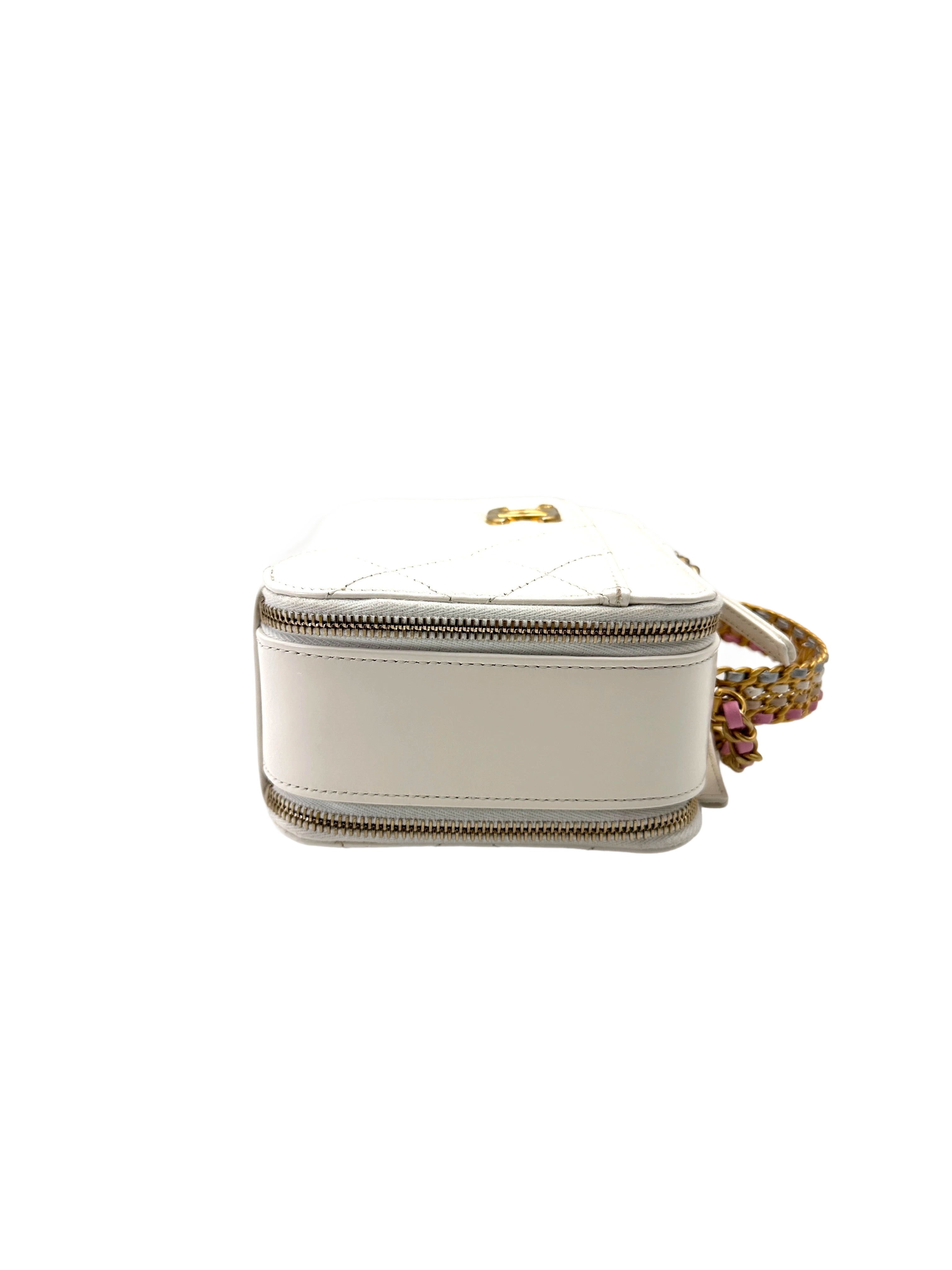 Chanel 22S White Quilted Leather Vanity Case With Rainbow Chain(C9***84) IRIS218