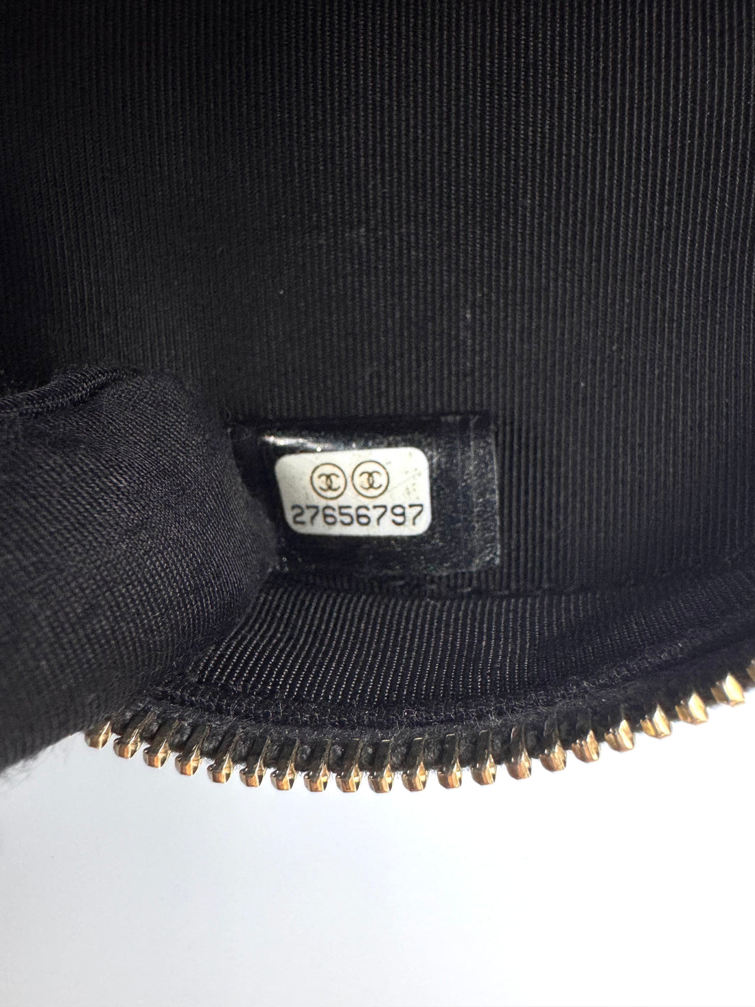 Chanel ClassicIridescent Black Quilted Round Clutch(27***97) CC1990
