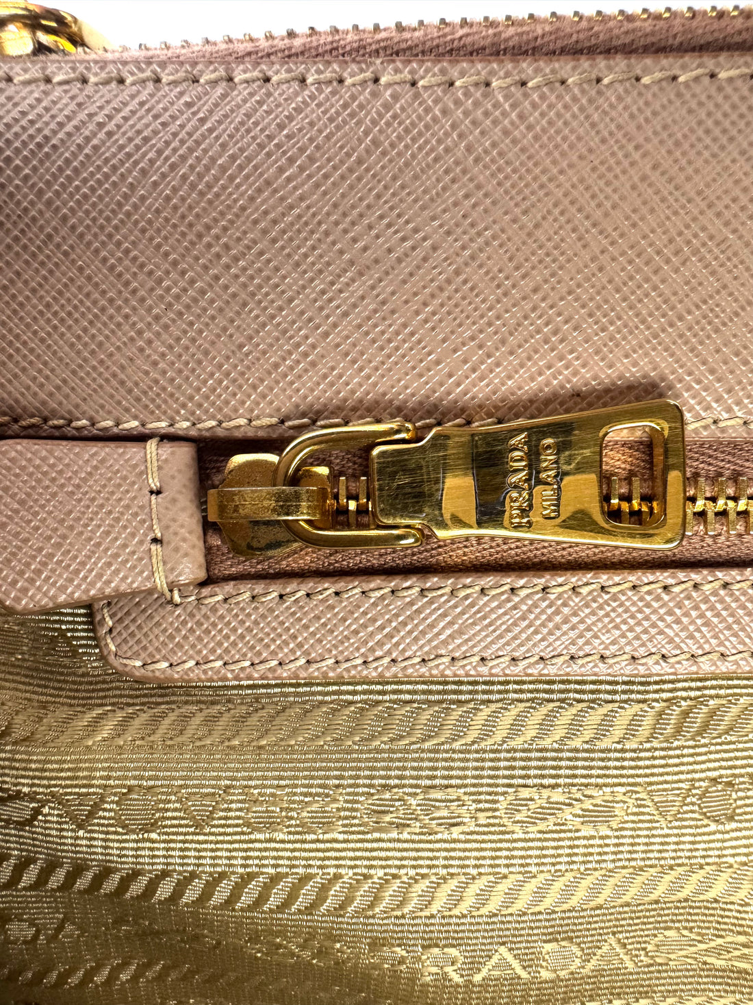 Prada Galleria Pink Saffiano Leather Small Size Handle Bag PR357