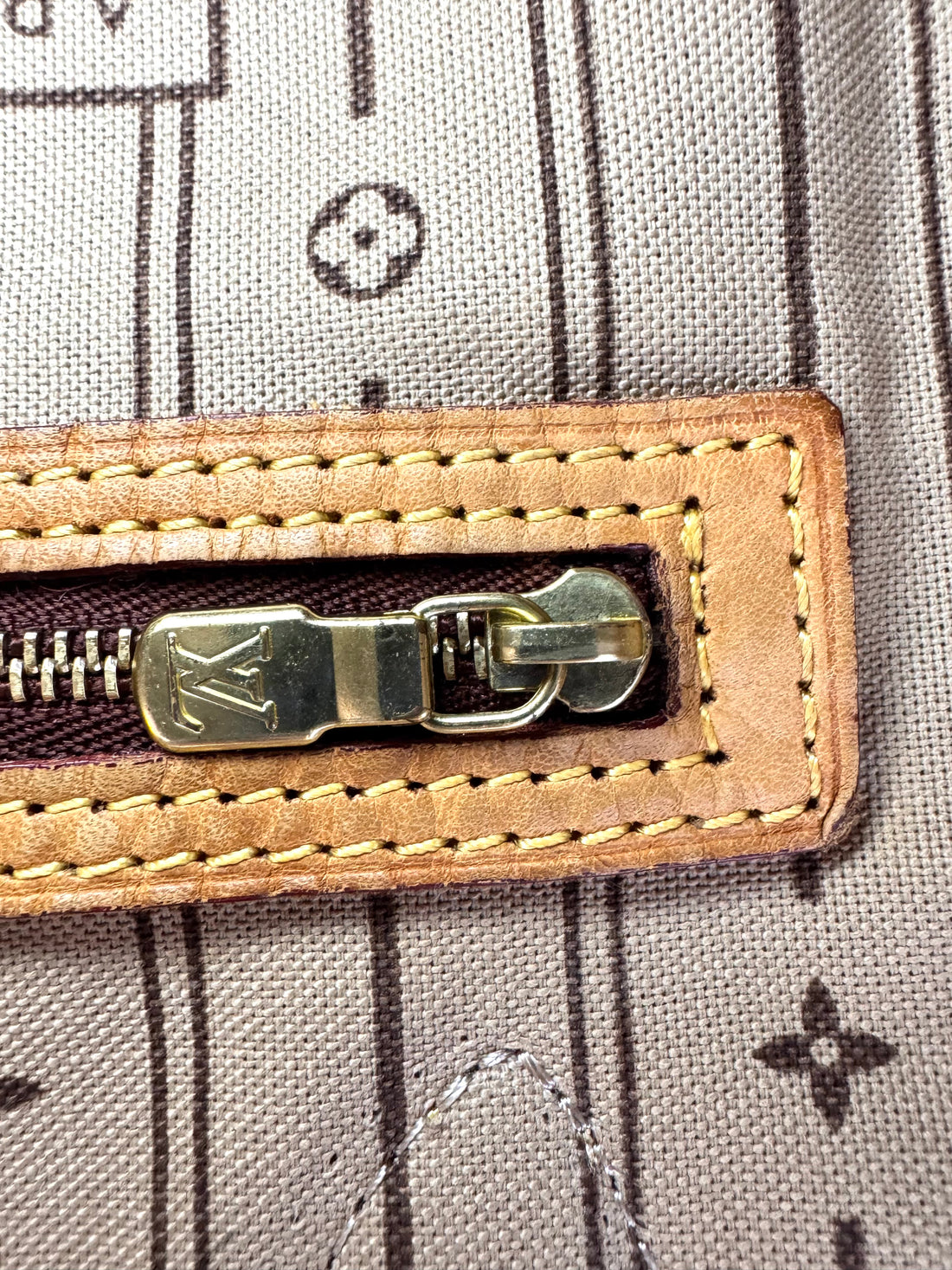 Louis Vuitton Neverfull MM Monogram Canvas Handle Bag LV2787