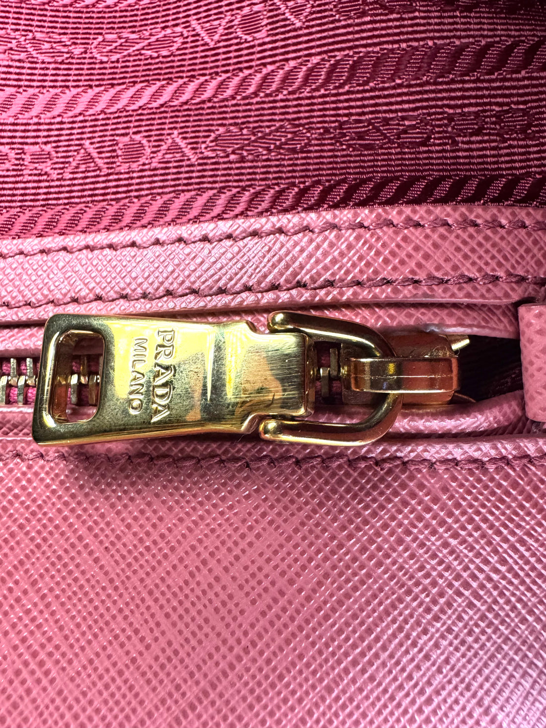 Prada Galleria Pink Saffiano Leather Medium Size Handle Bag PR354