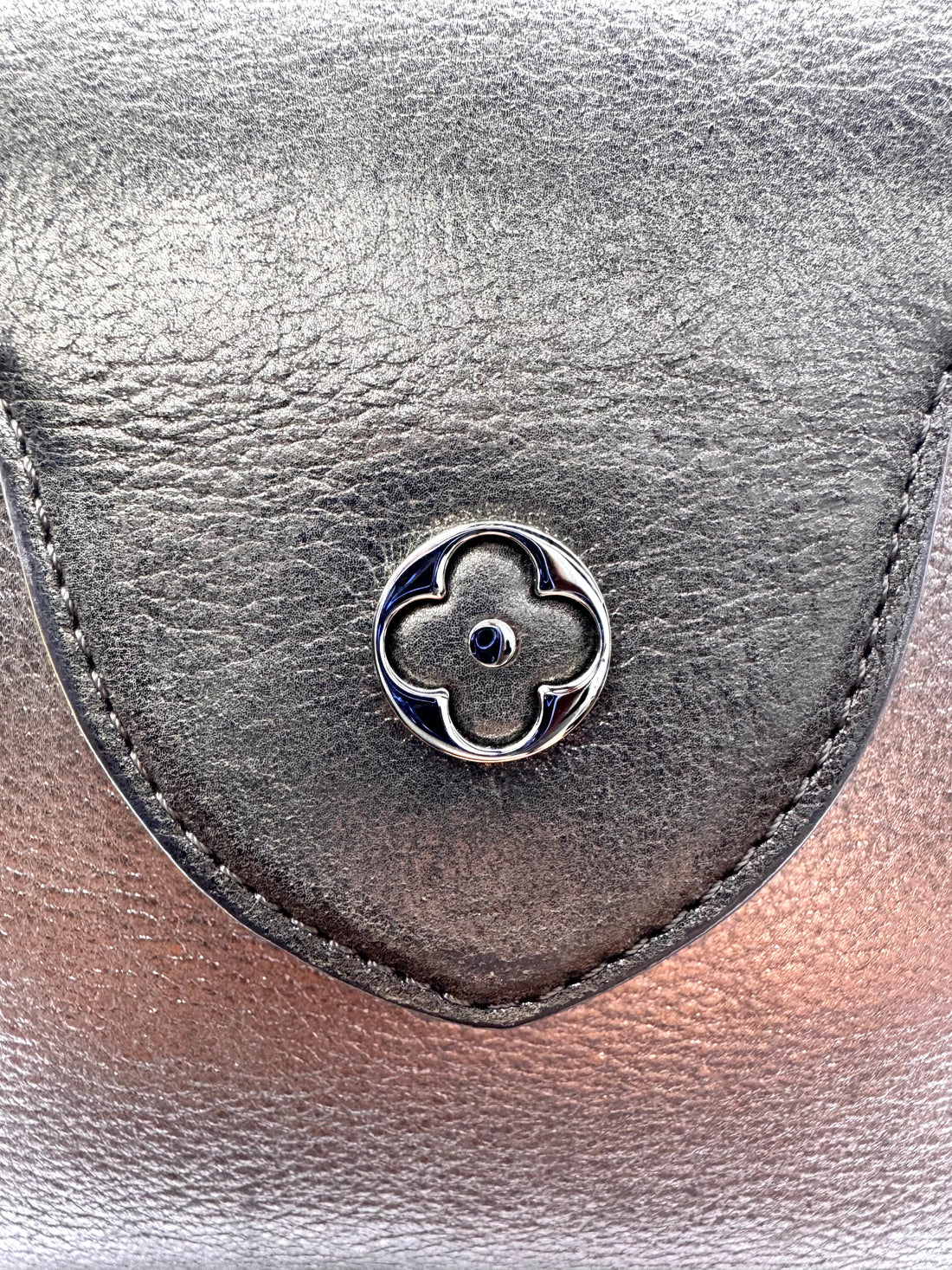 Louis Vuitton Capucines Grey Leather Handle Bag LV2780