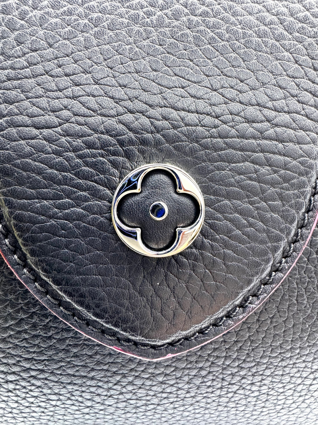 Louis Vuitton Capucines Black Leather Handle Bag LV2779