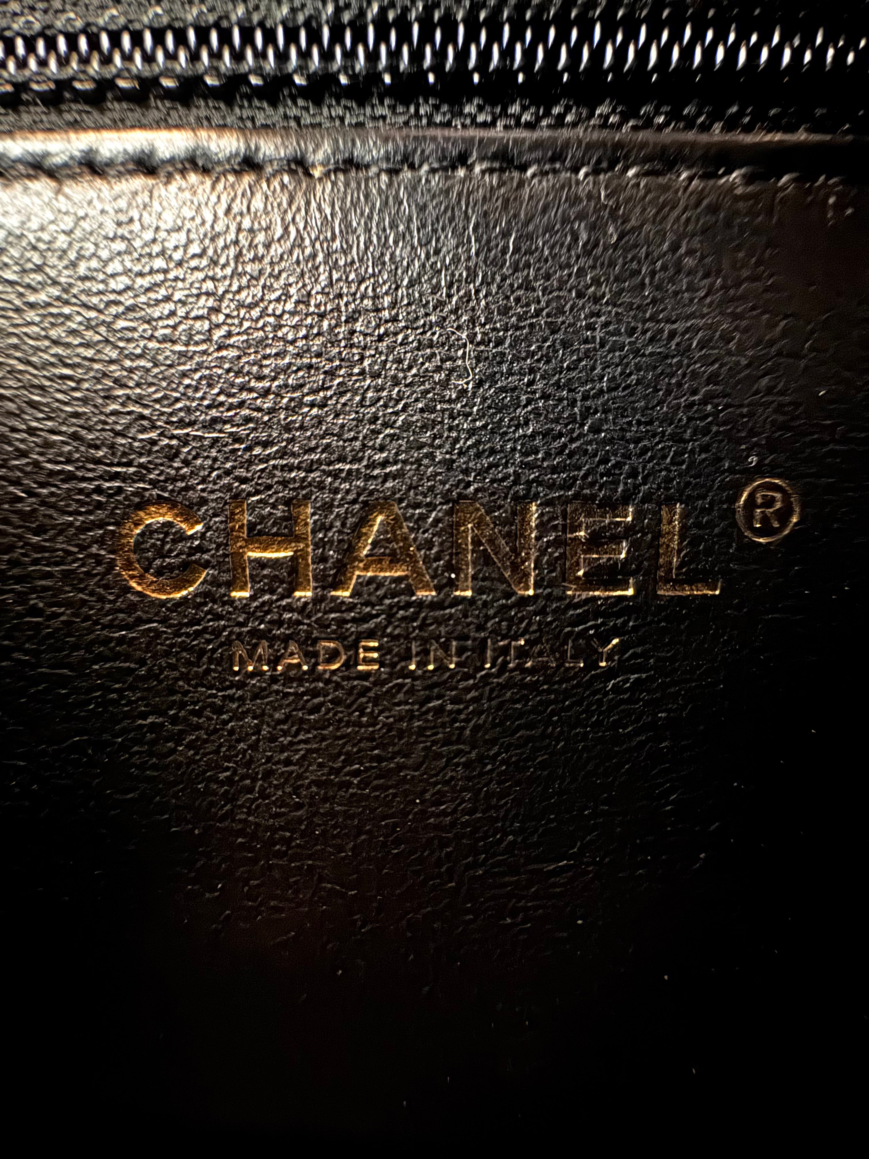 Chanel CoCo Handle Black Chevron Quilted Calfskin Small Size Shoulder Bag(25***43) IRIS227
