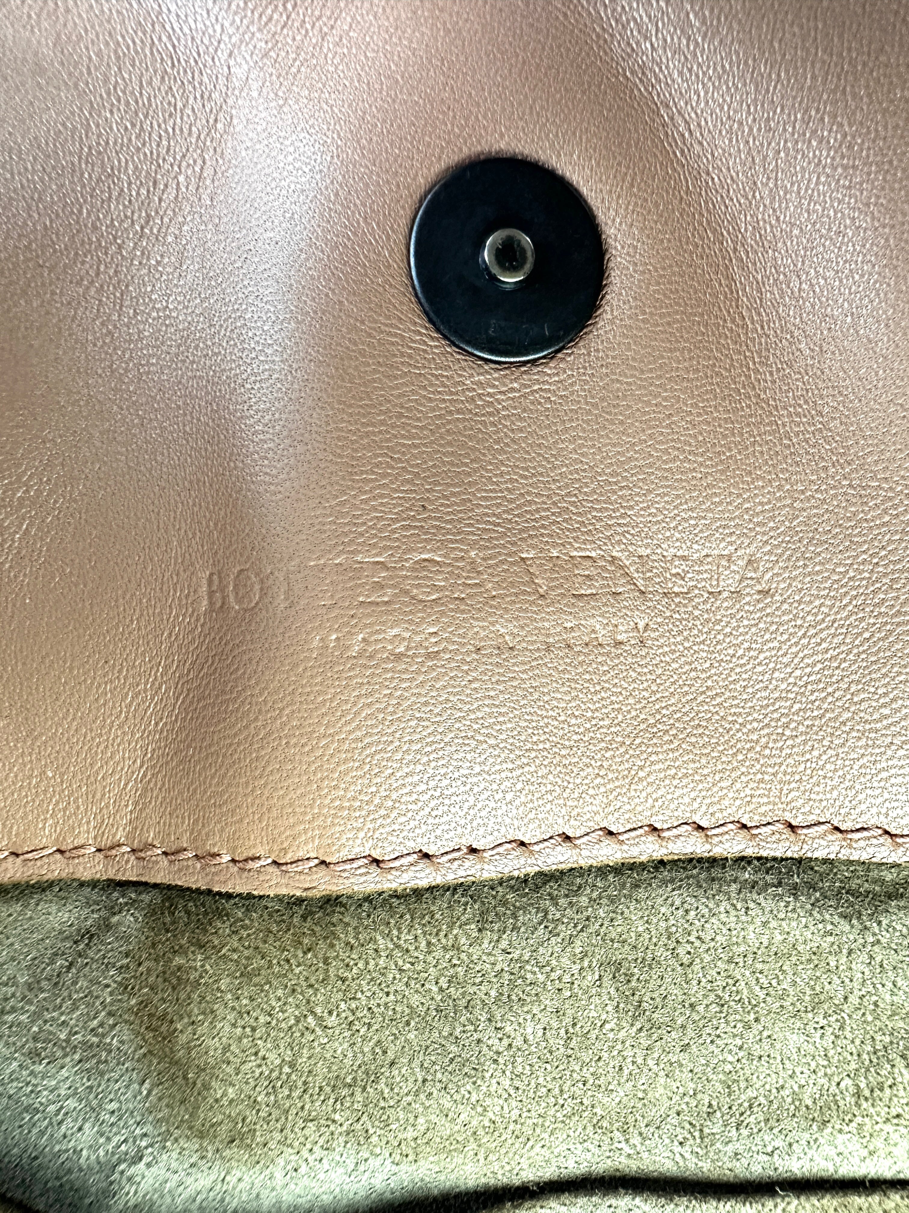Bottega Veneta Pink Intrecciato Studded Leather Handle Bag BV131