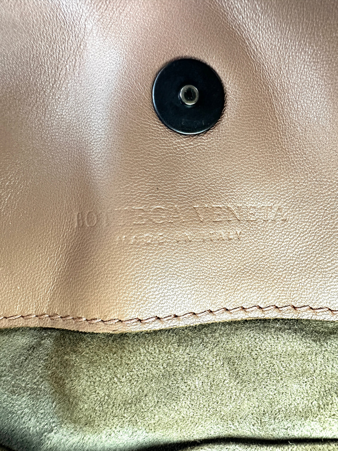 Bottega Veneta Pink Intrecciato Studded Leather Handle Bag BV131