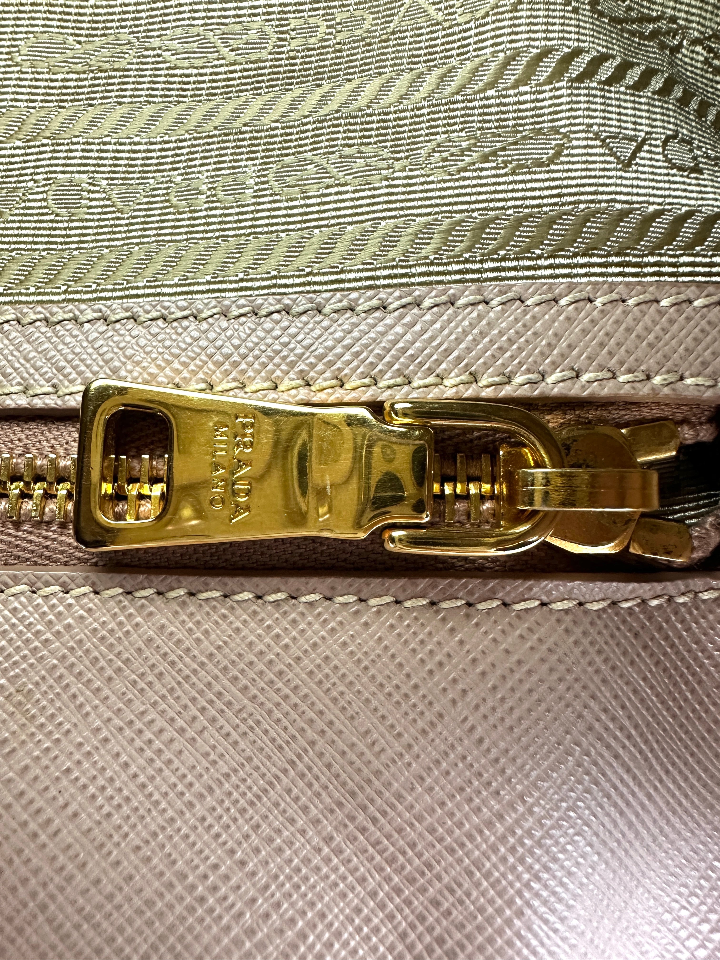Prada Galleria Pink Saffiano Leather Medium Size Handle Bag PR360