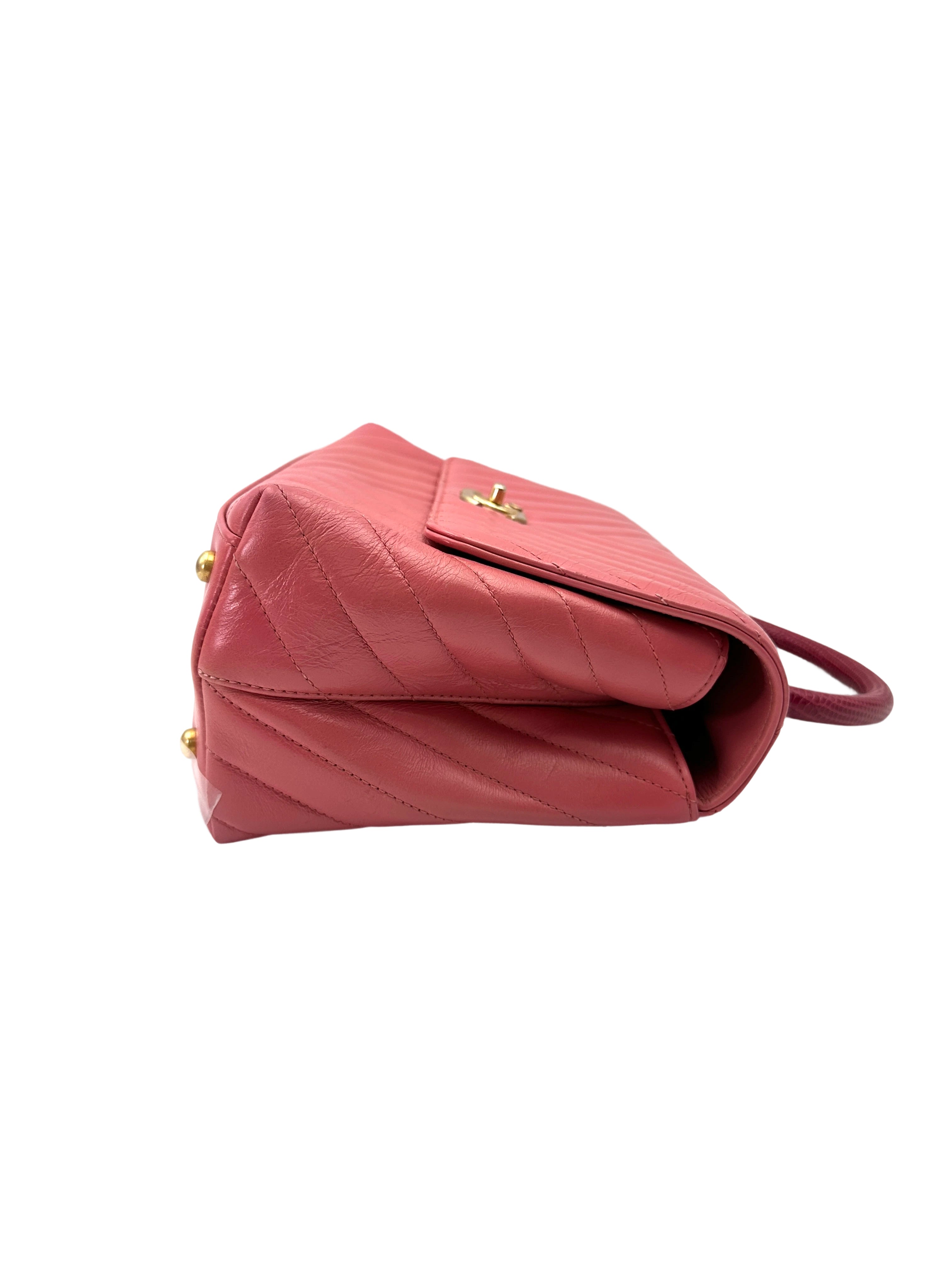 Chanel CoCo Handle Pink Chevron Quilted Calfskin Medium Size Shoulder Bag(25***39) CC1998