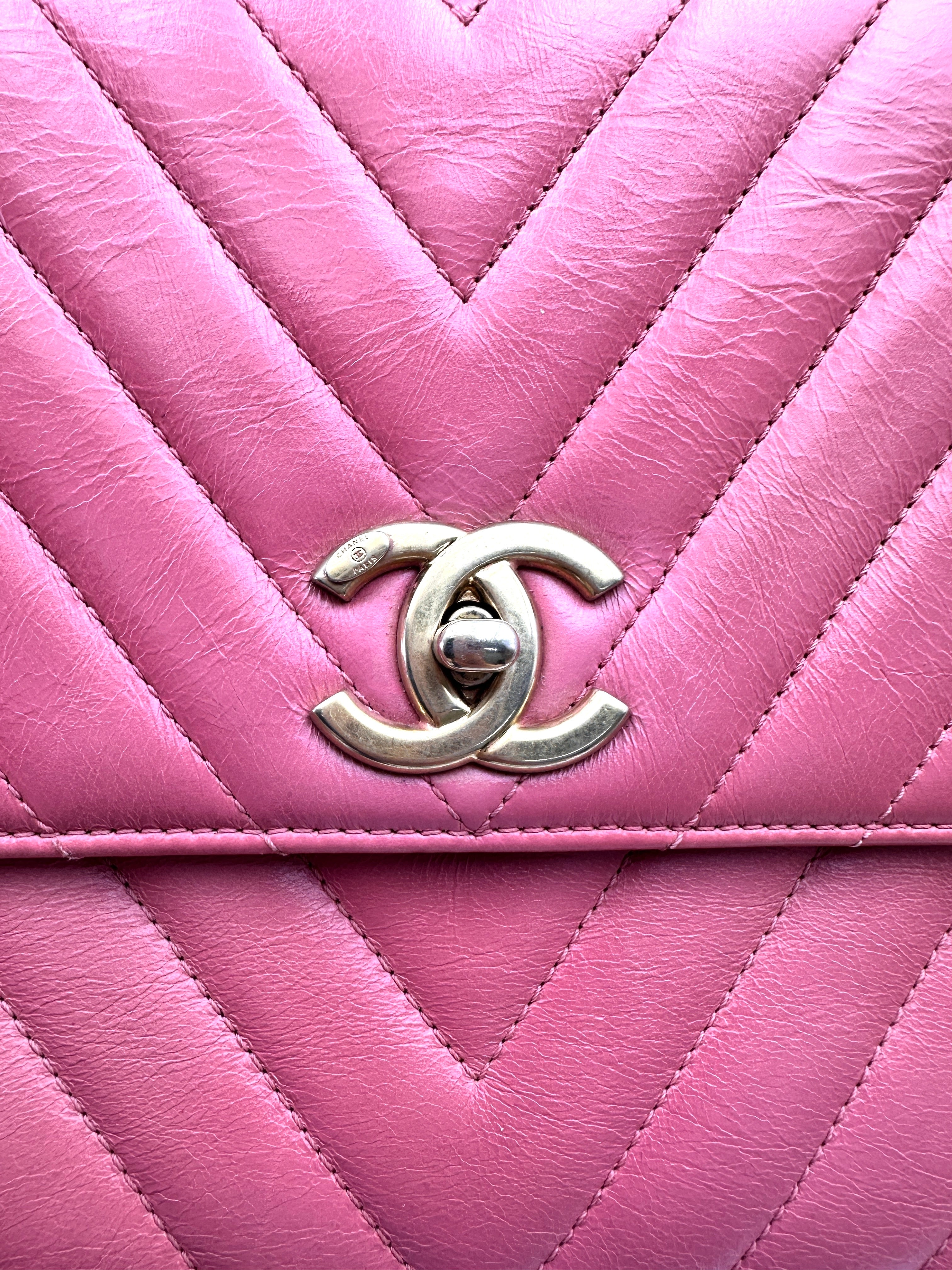 Chanel CoCo Handle Pink Chevron Quilted Calfskin Medium Size Shoulder Bag(25***39) CC1998