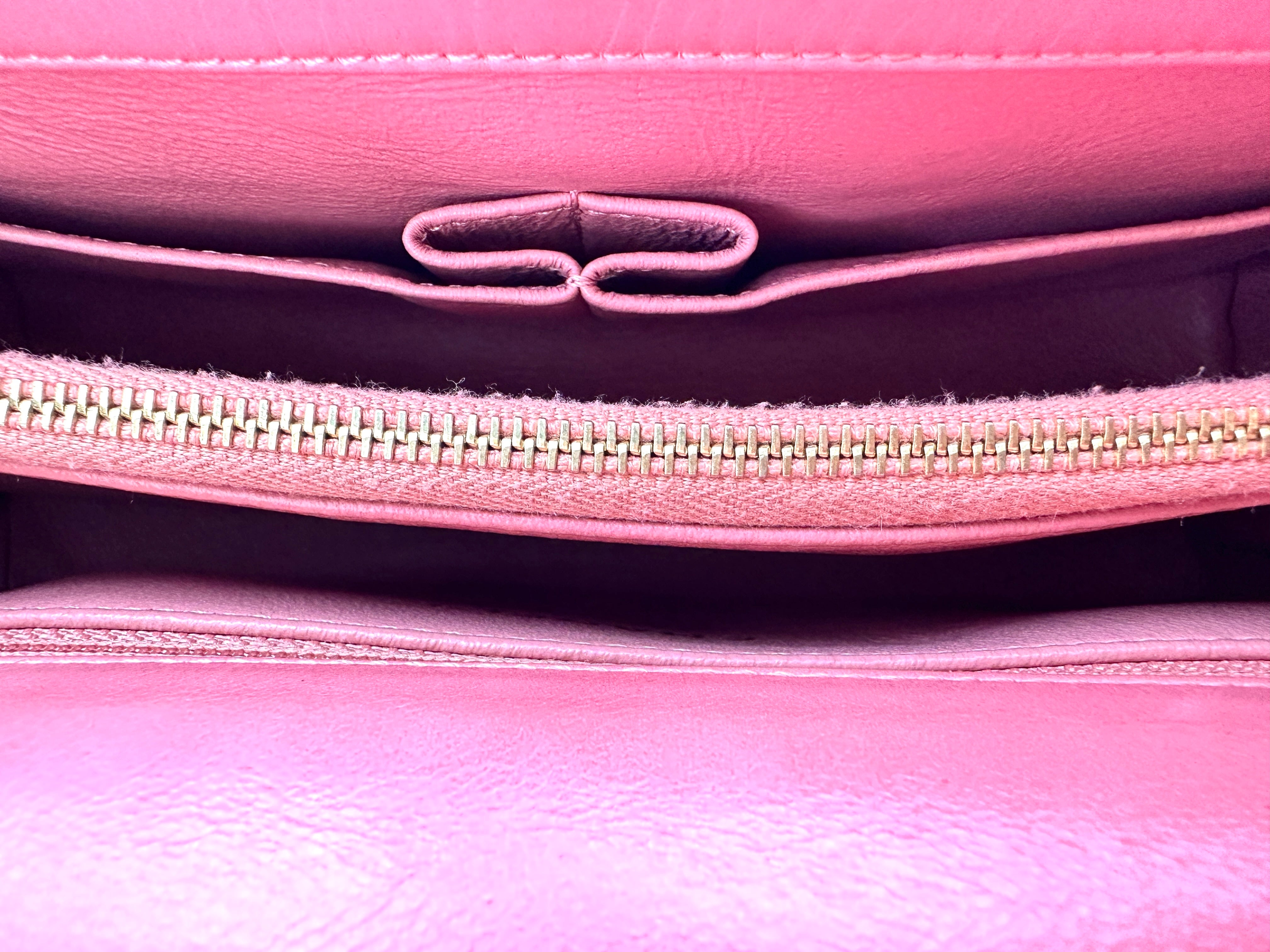 Chanel CoCo Handle Pink Chevron Quilted Calfskin Medium Size Shoulder Bag(25***39) CC1998