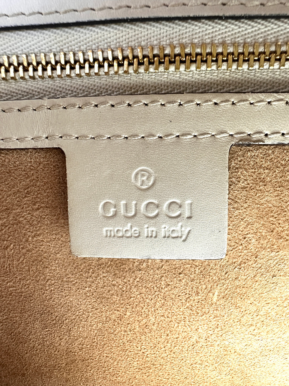 Gucci Sylvie White Leather Medium Size Shoulder Bag GG1078