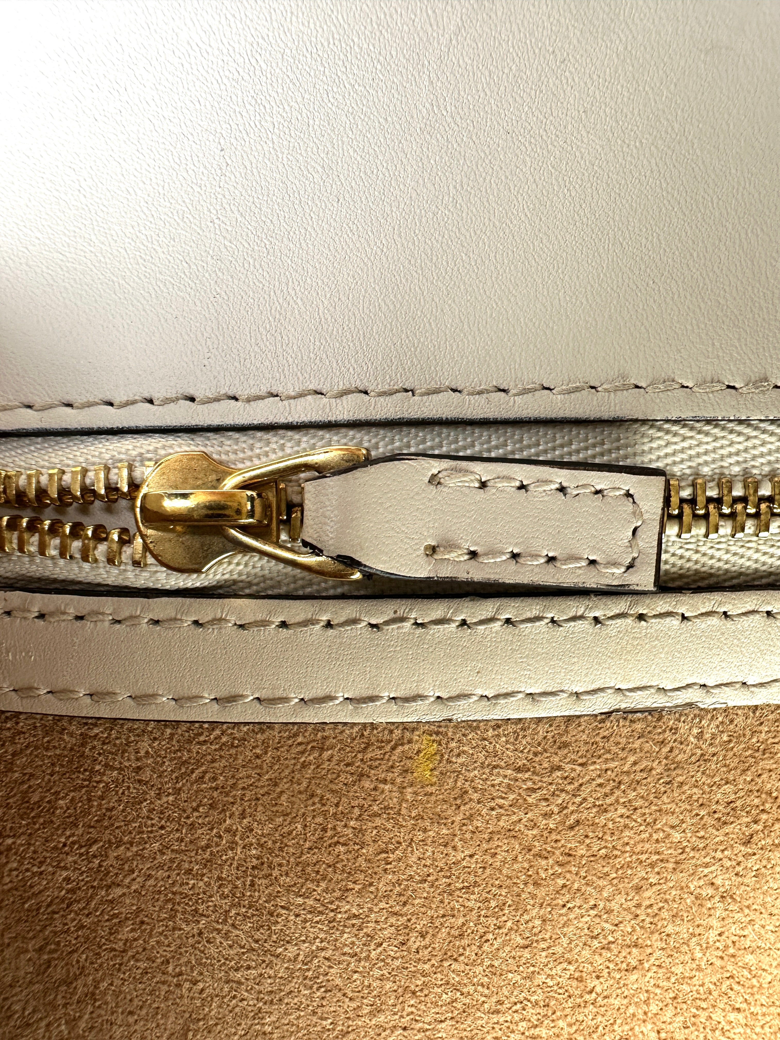 Gucci Sylvie White Leather Medium Size Shoulder Bag GG1078