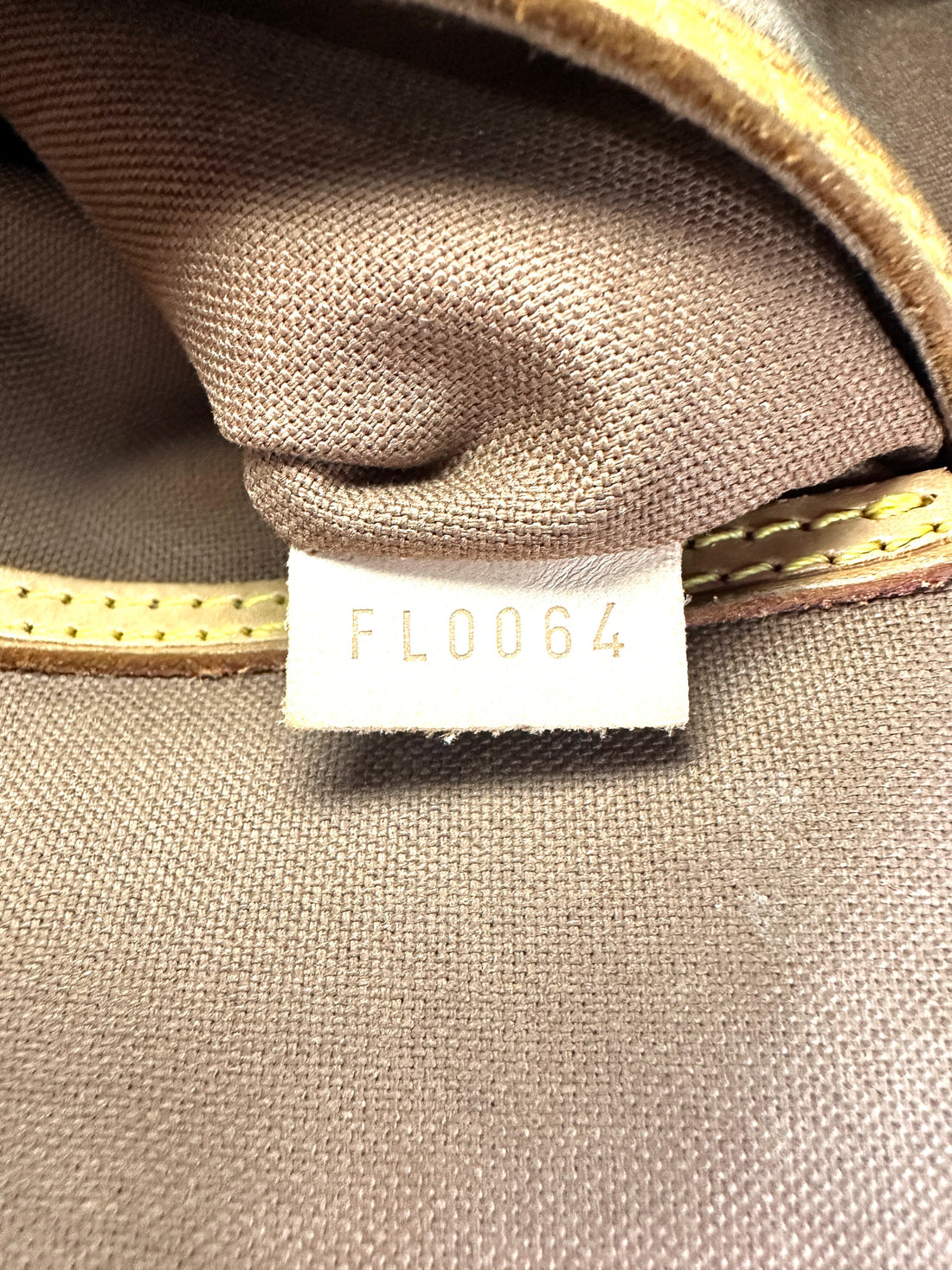 Louis Vuitton Alma Monogram Canvas Handle Bag LV2796