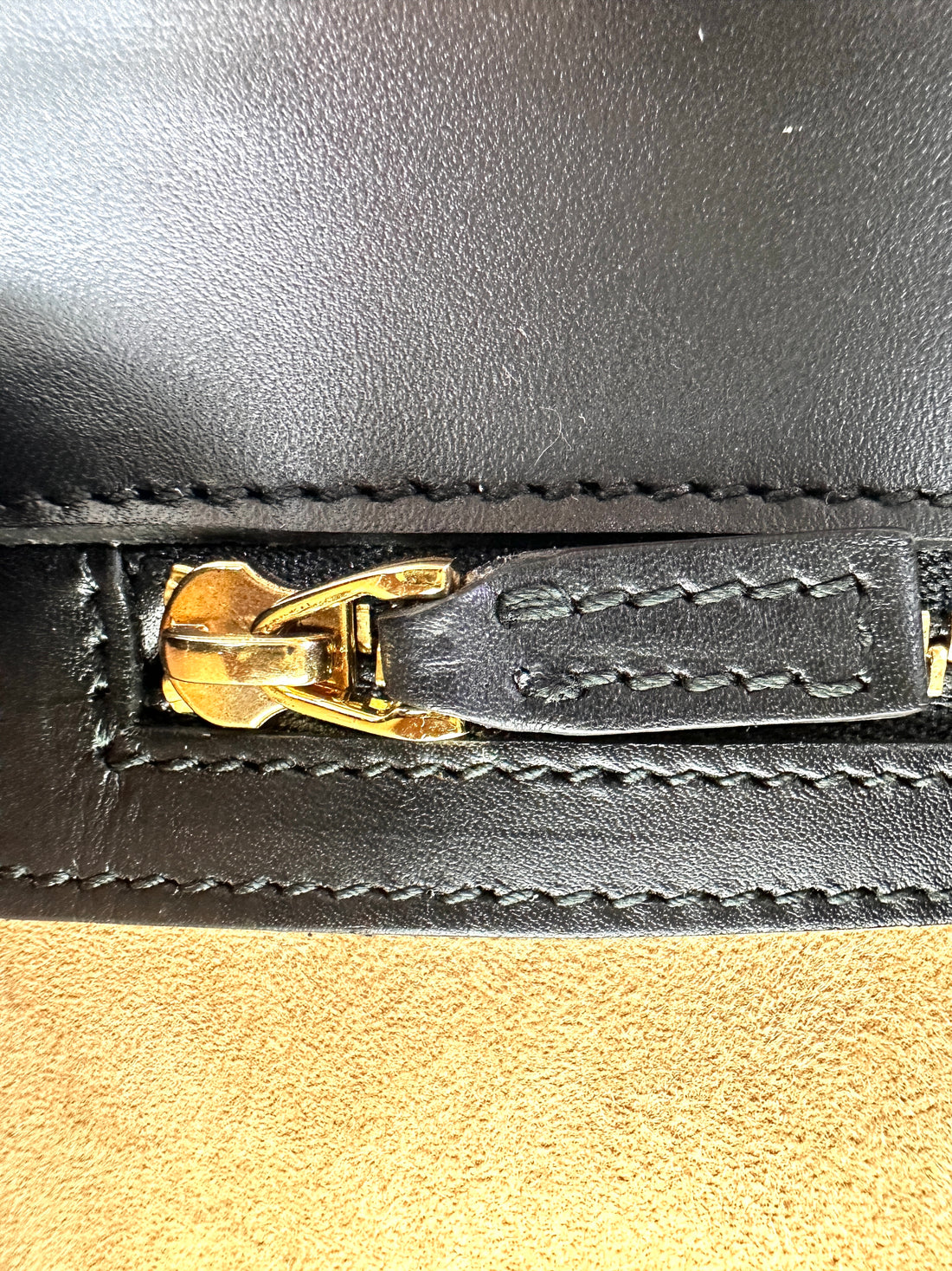 Gucci Sylvie Black Leather Shoulder Bag GG1061