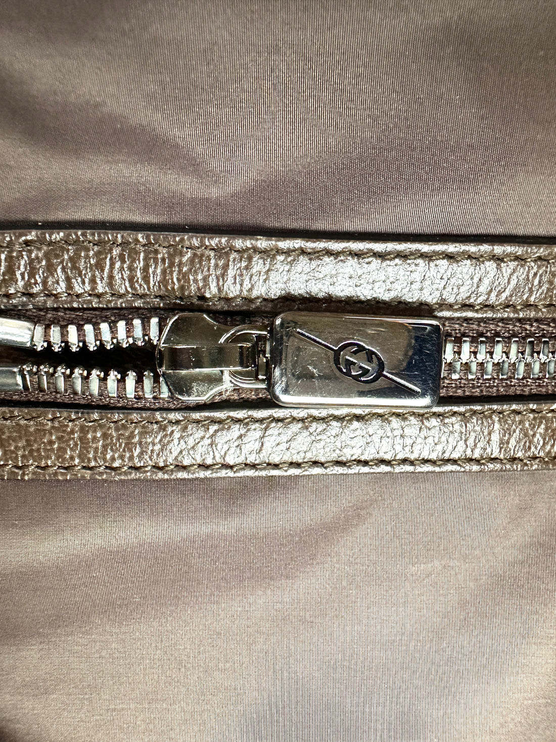 Gucci GG Supreme Canvas Web Loop Handle Bag GG1059