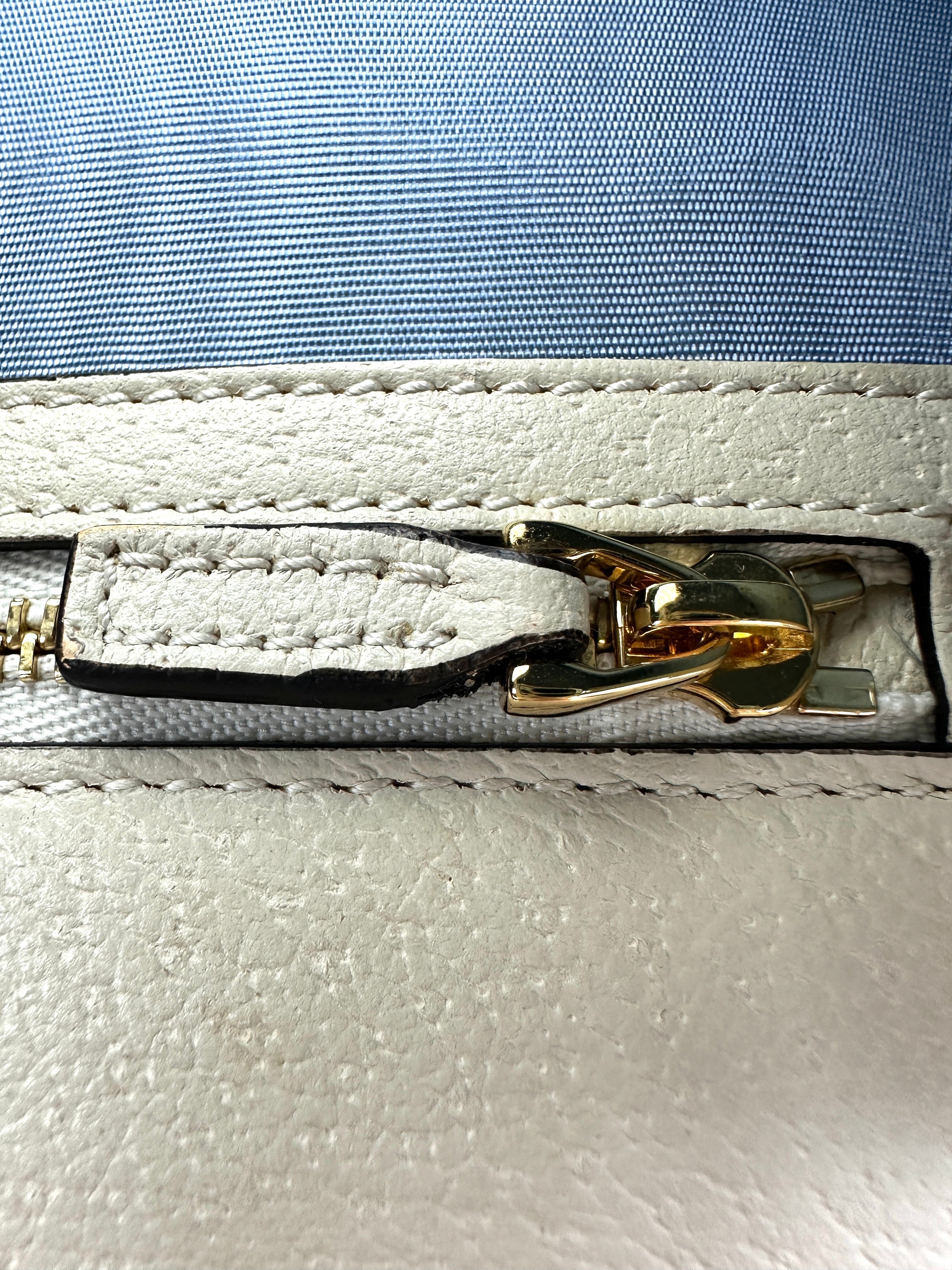 Gucci Sylvie Bee Star White Leather Medium Size Shoulder Bag GG1082