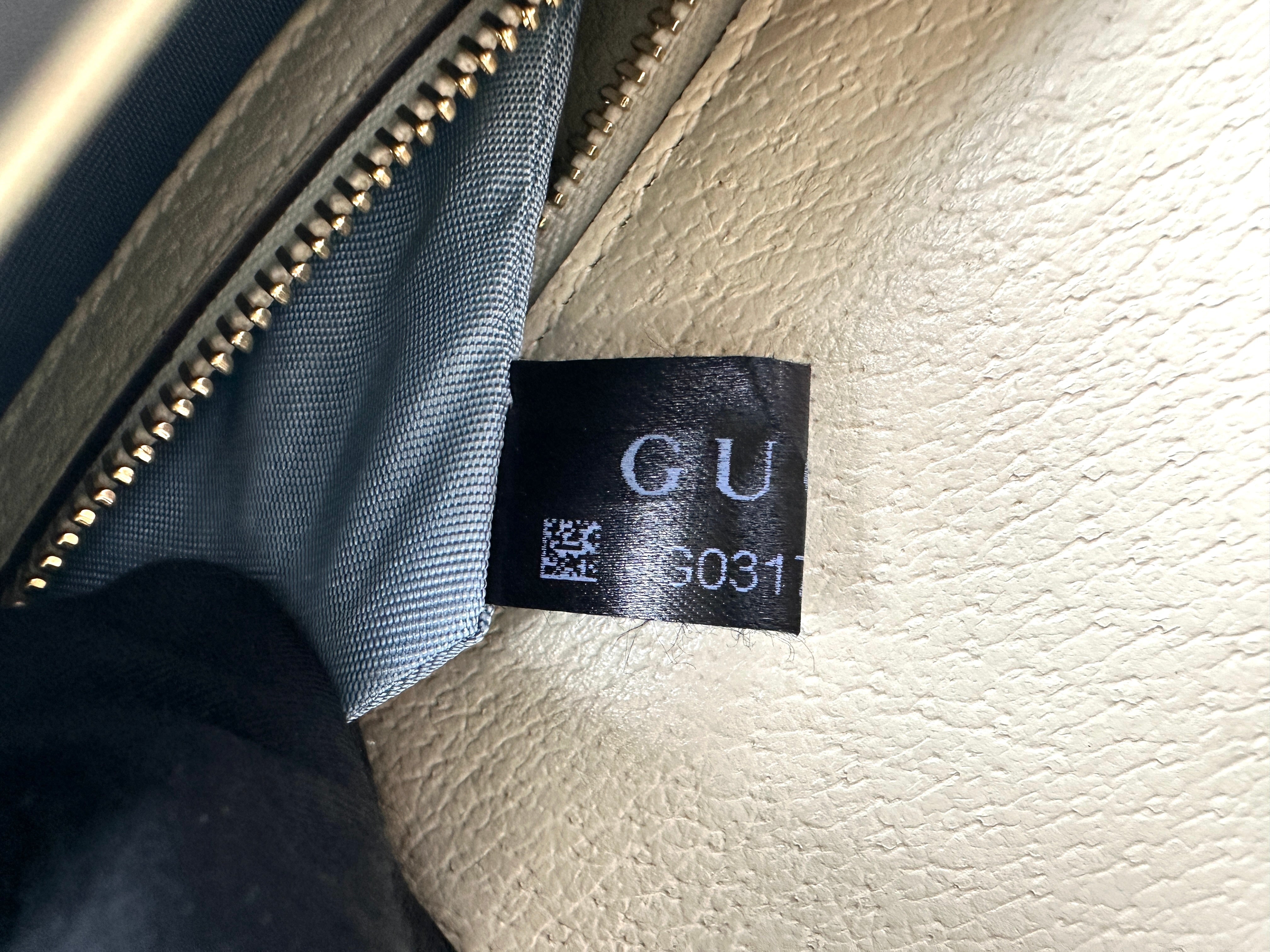 Gucci Sylvie Bee Star White Leather Medium Size Shoulder Bag GG1082