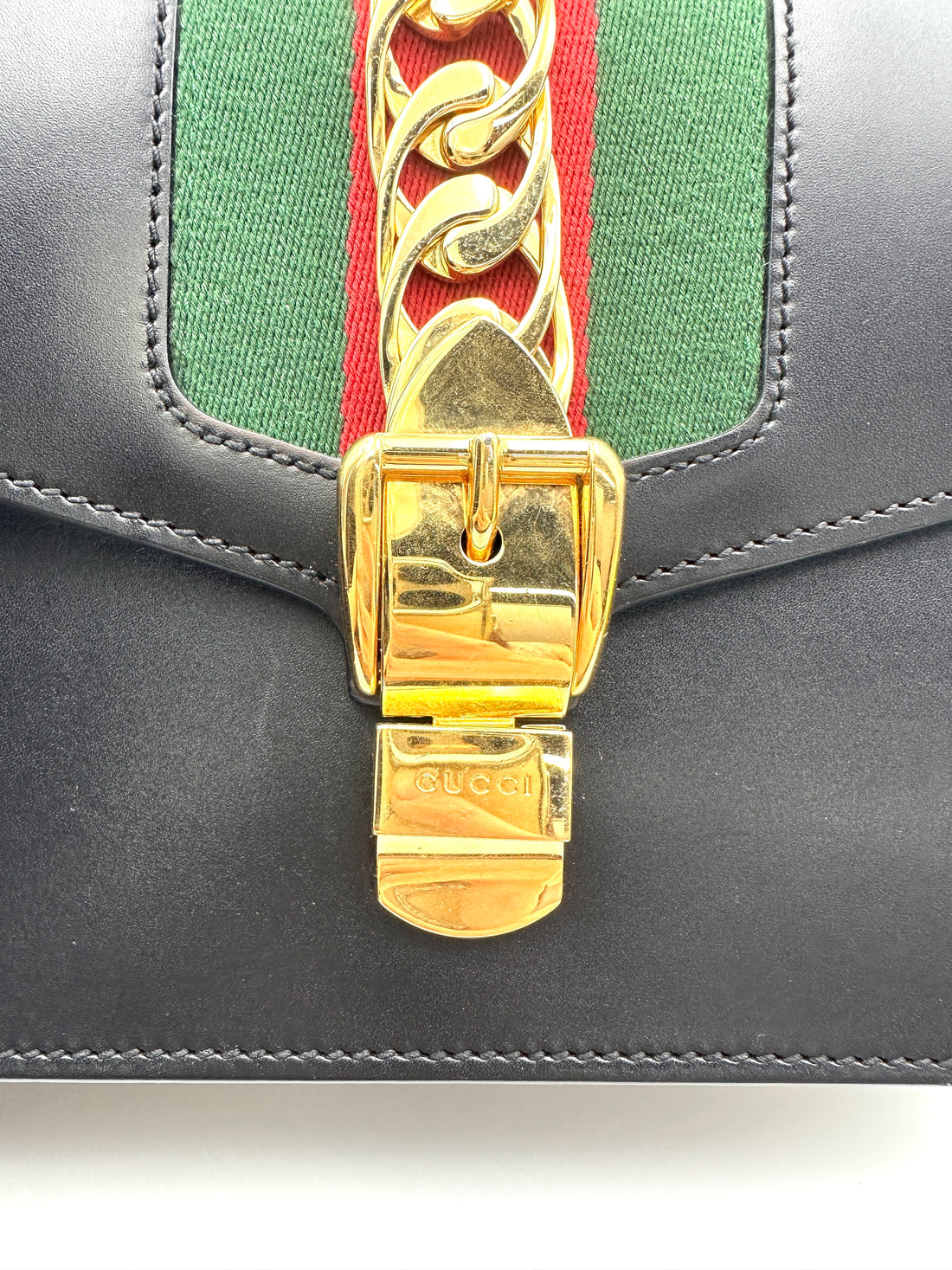 Gucci Sylvie Black Leather Medium Size Shoulder Bag GG1077