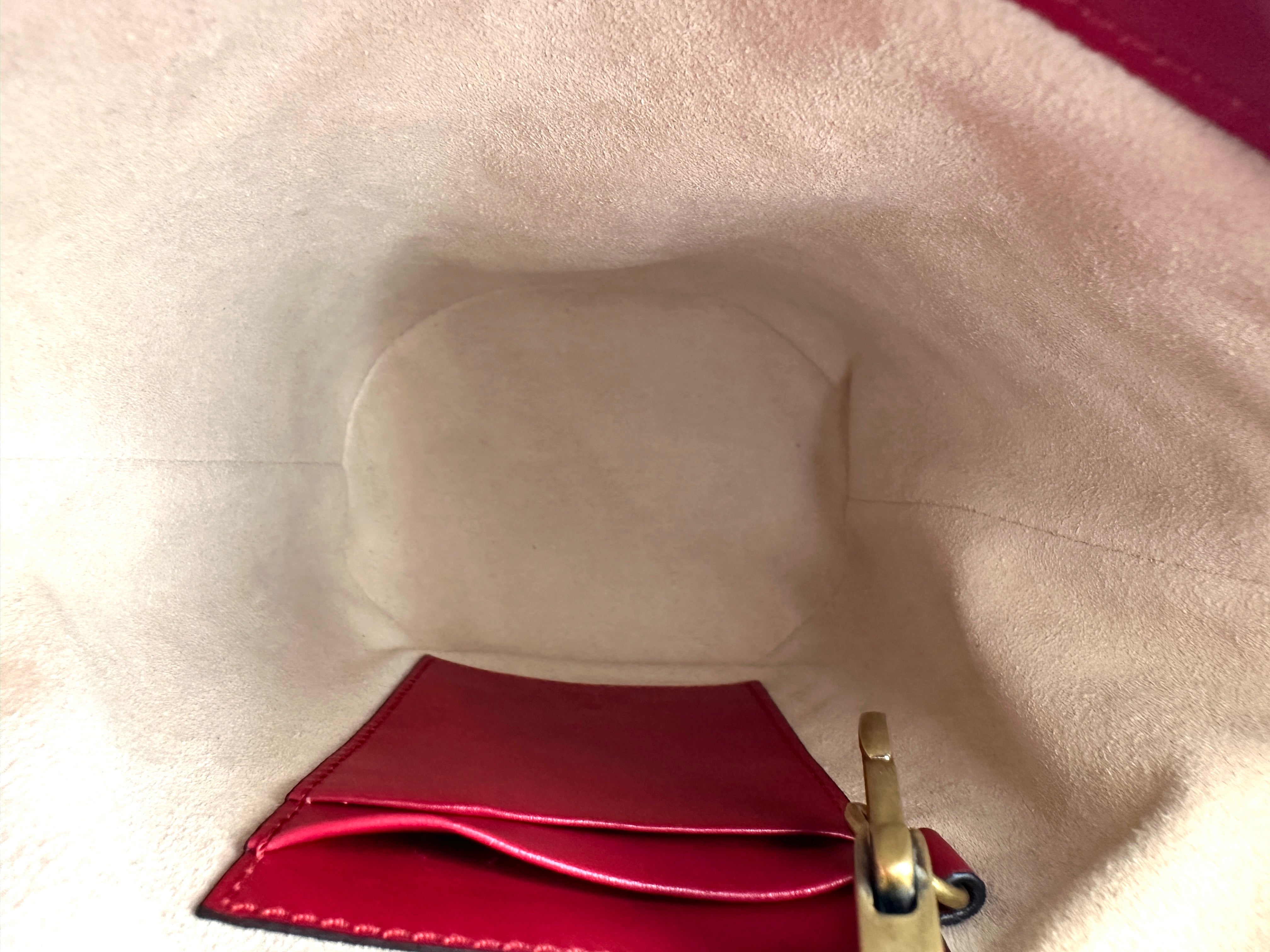 Gucci GG Marmont Red Matelasse Leather Mini Bucket Bag GG1069