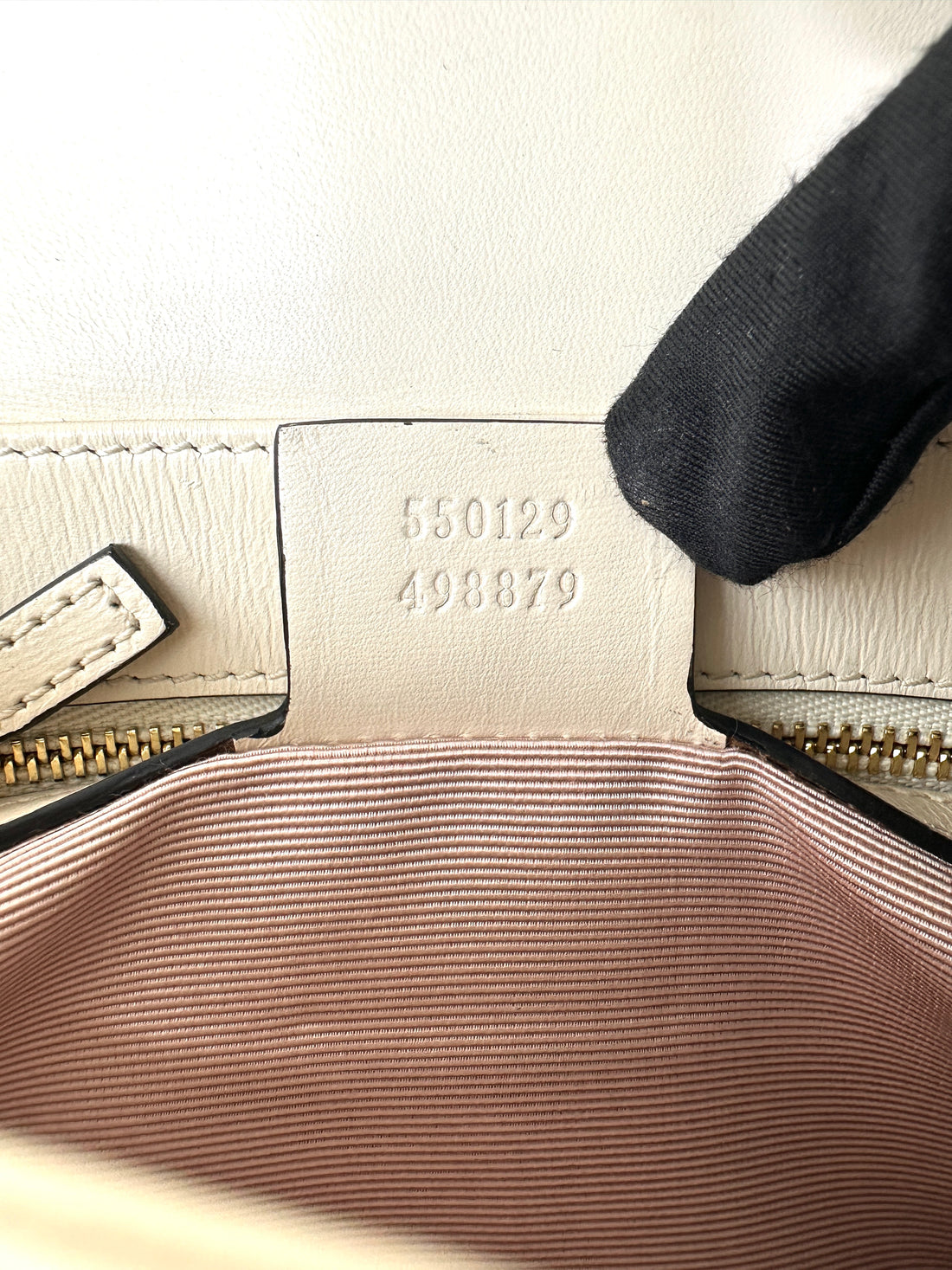 Gucci Arli White/Black Leather Shoulder Bag GG1070