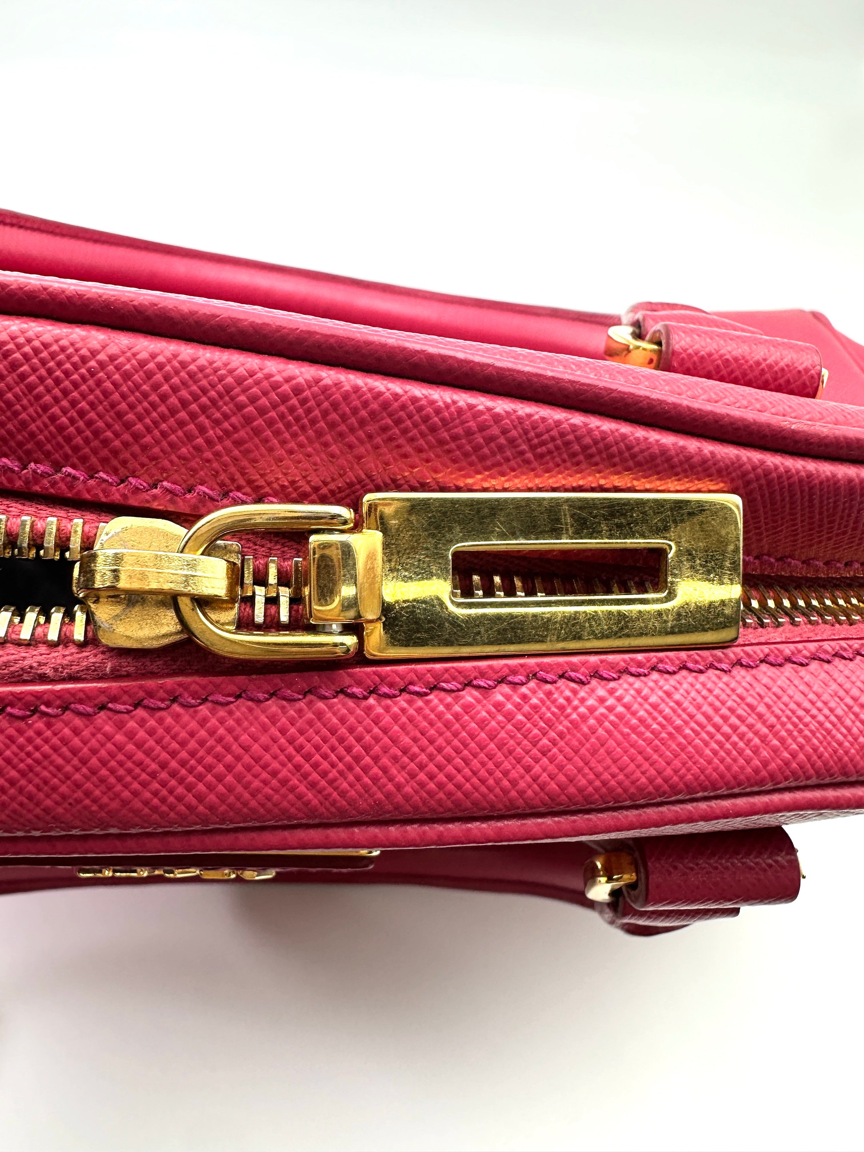 Prada Fuchsia Black Saffiano Leather Handle Bag PR371