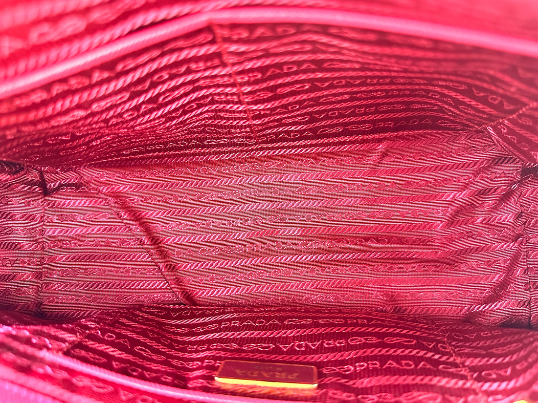 Prada Fuchsia Black Saffiano Leather Handle Bag PR371