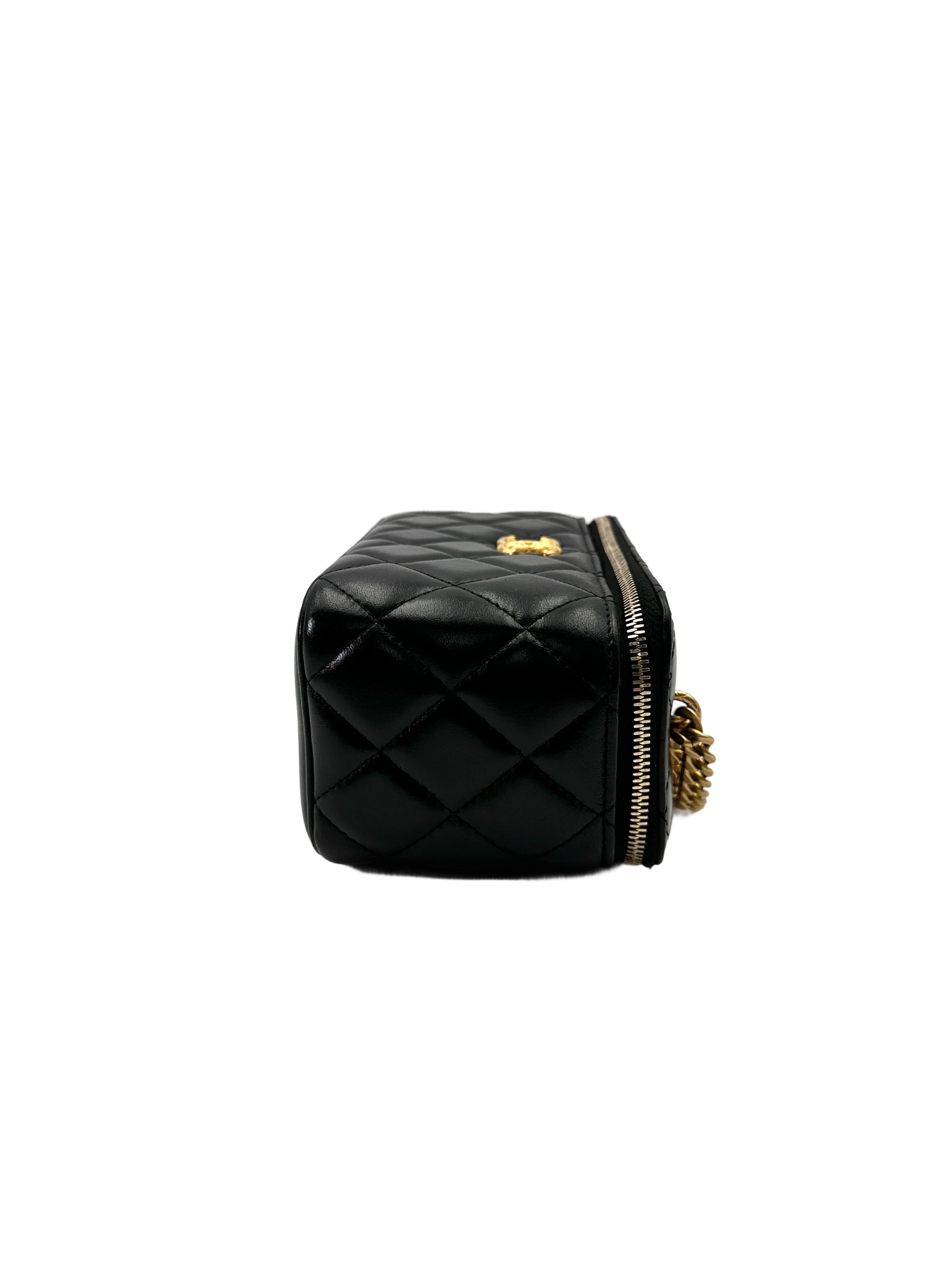 Chanel Black Quilted Lambskin Vanity Case With Gold Hardware(N1***86) CC1999