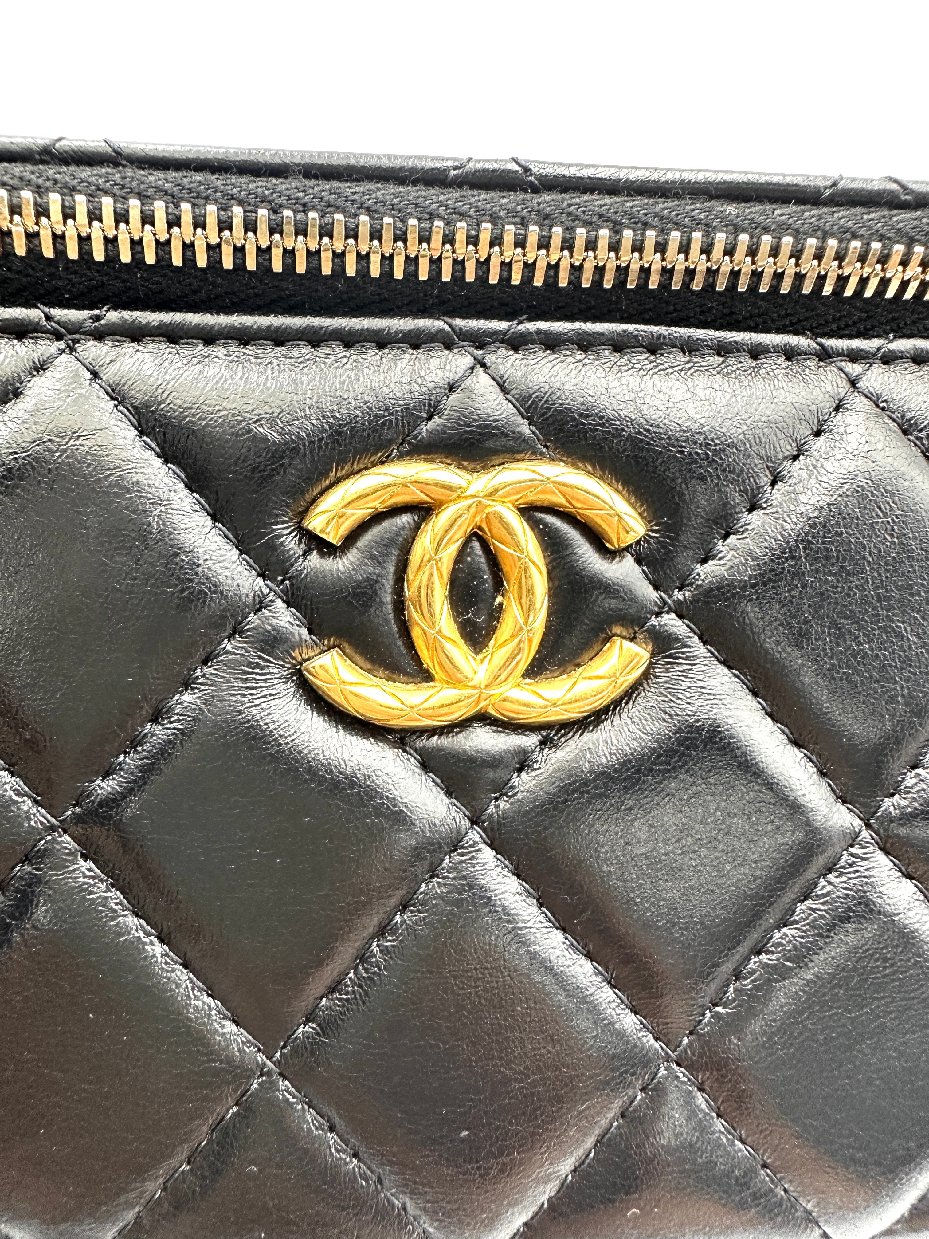 Chanel Black Quilted Lambskin Vanity Case With Gold Hardware(N1***86) CC1999