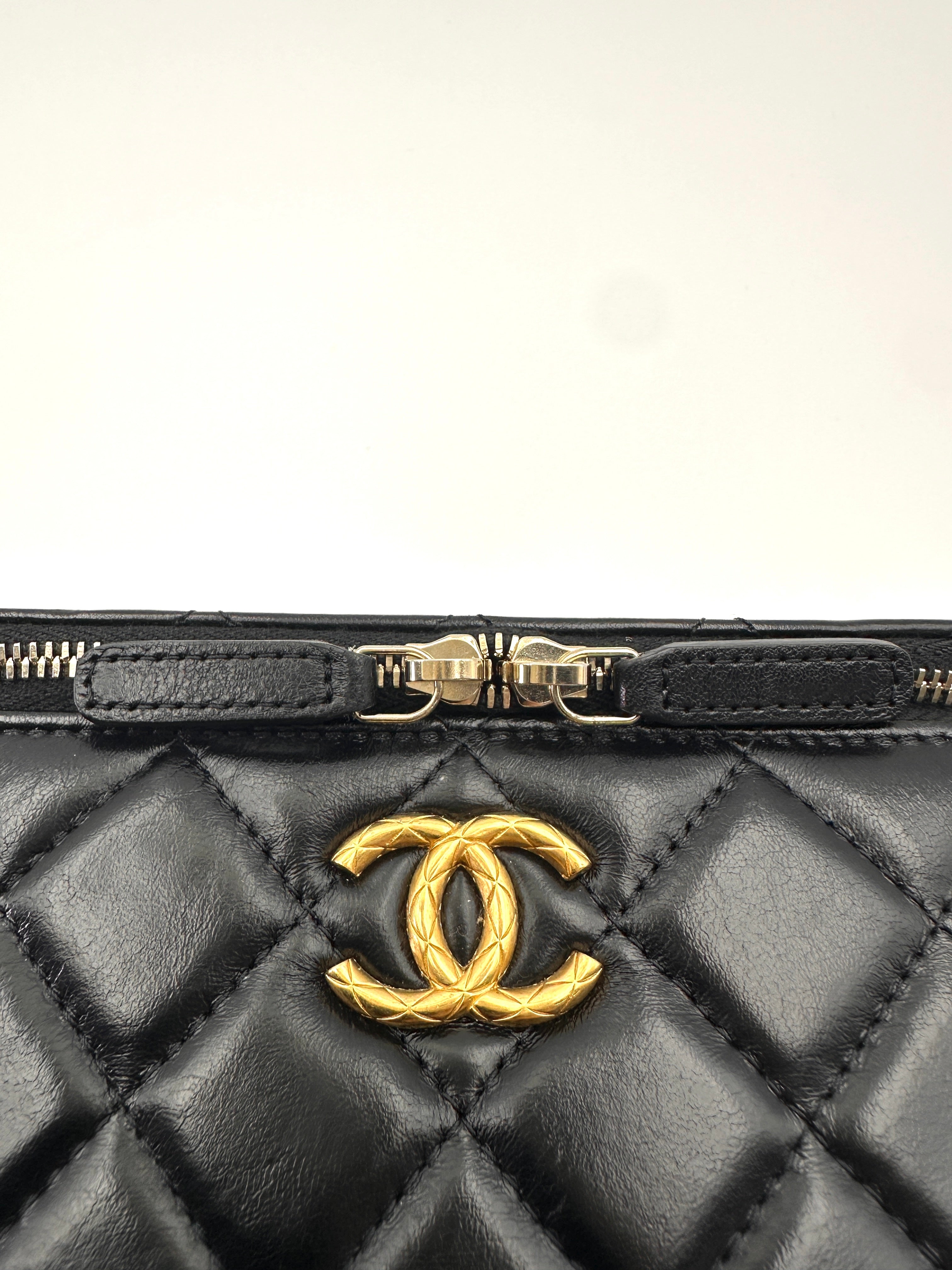 Chanel Black Quilted Lambskin Vanity Case With Gold Hardware(N1***86) CC1999
