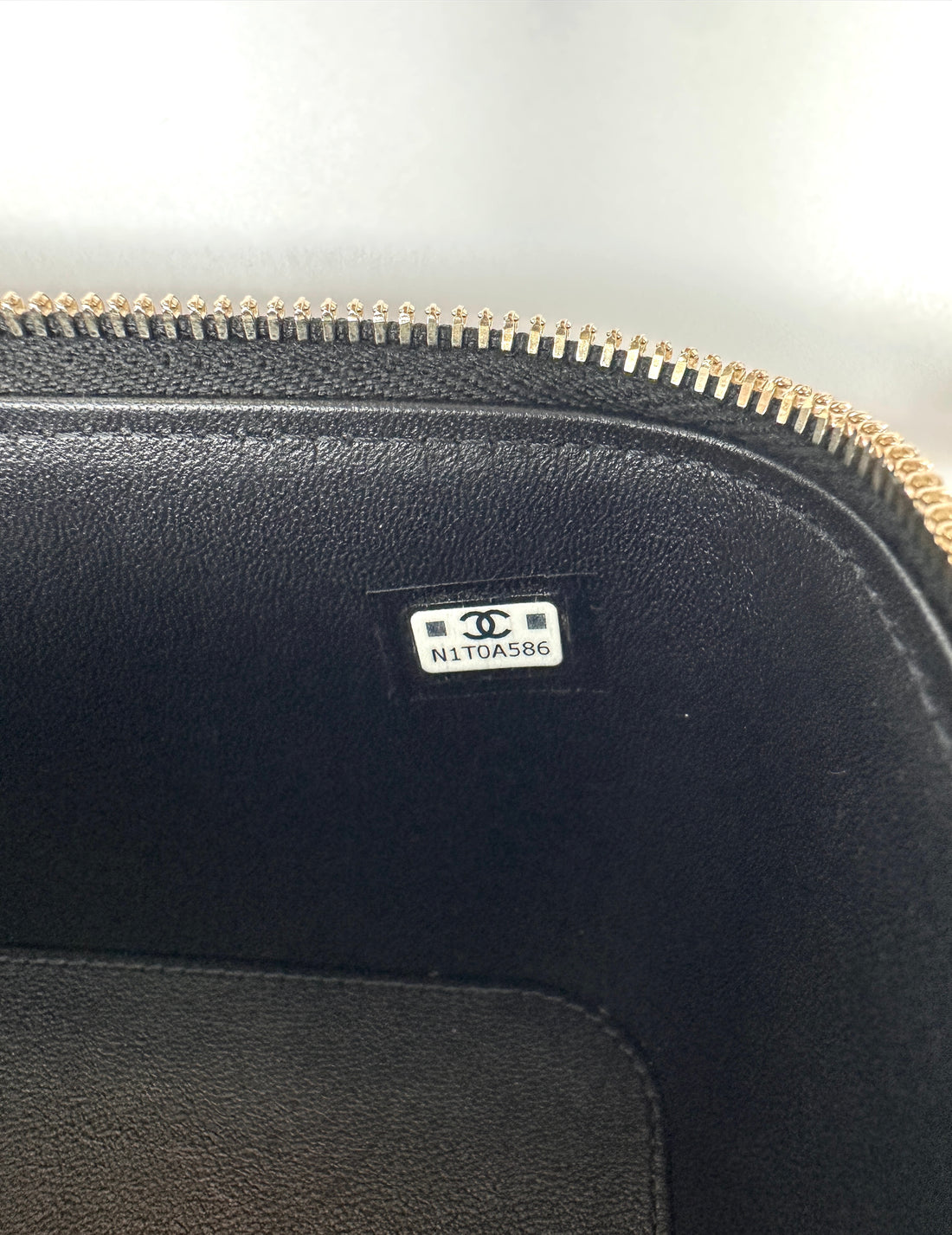 Chanel Black Quilted Lambskin Vanity Case With Gold Hardware(N1***86) CC1999
