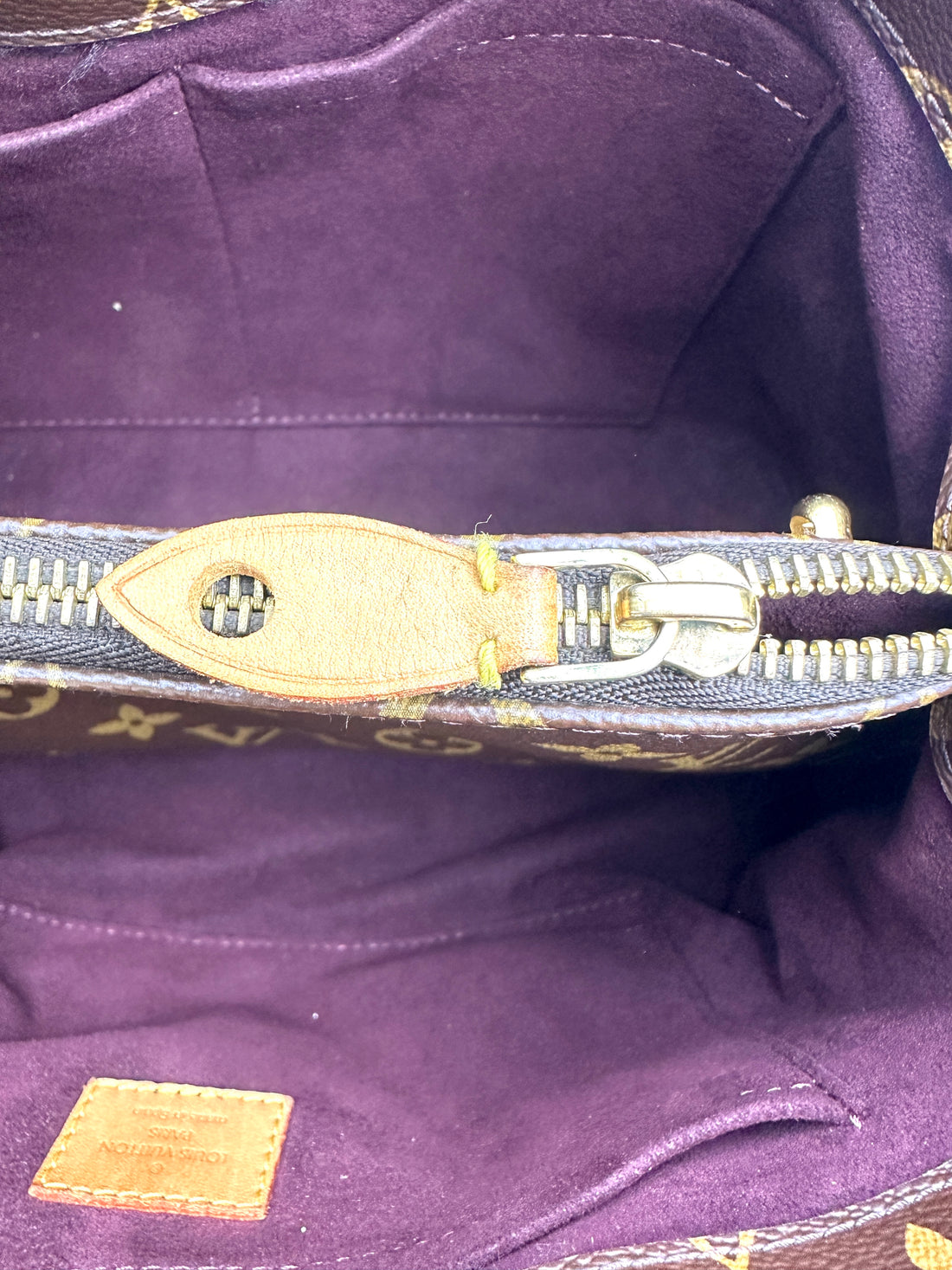 Louis Vuitton Montaigne MM Monogram Canvas Handle Bag LV2805