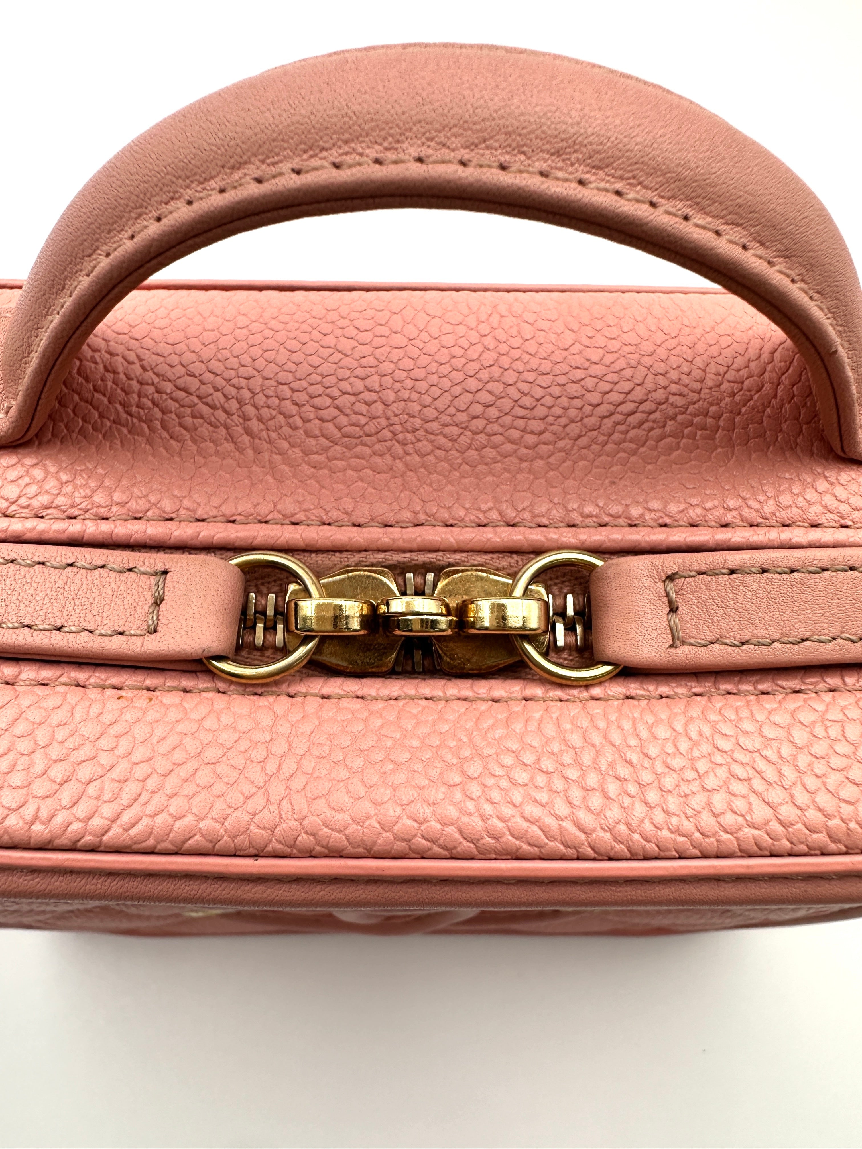 Chanel CC Filigree Pink Quilted Leather Vanity Case(27***12) IRIS230