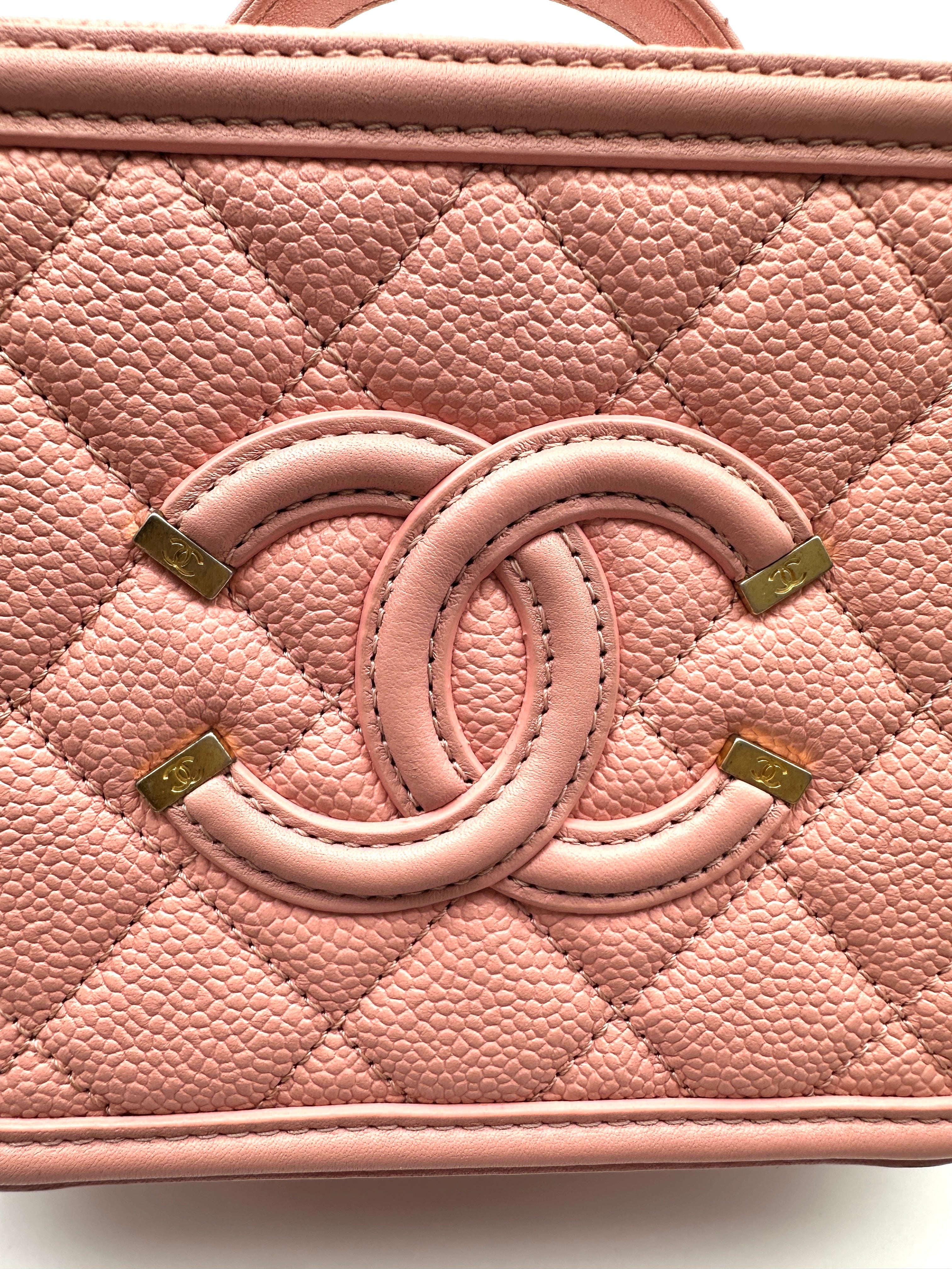 Chanel CC Filigree Pink Quilted Leather Vanity Case(27***12) IRIS230