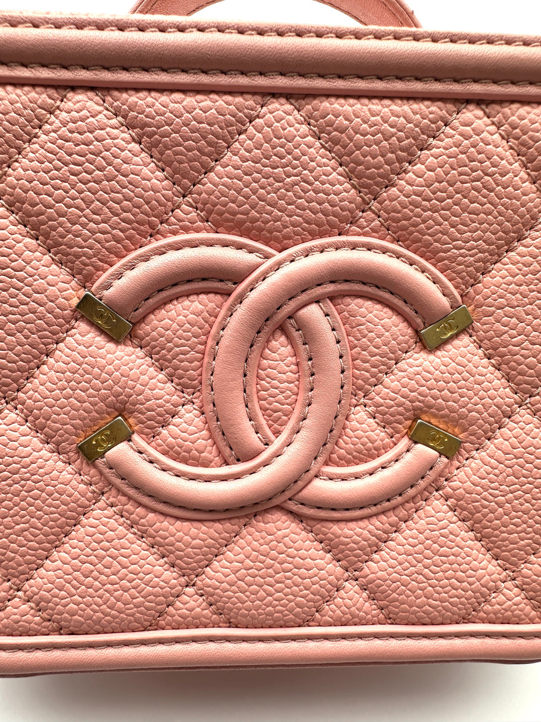 Chanel CC Filigree Pink Quilted Leather Vanity Case(27***12) IRIS230