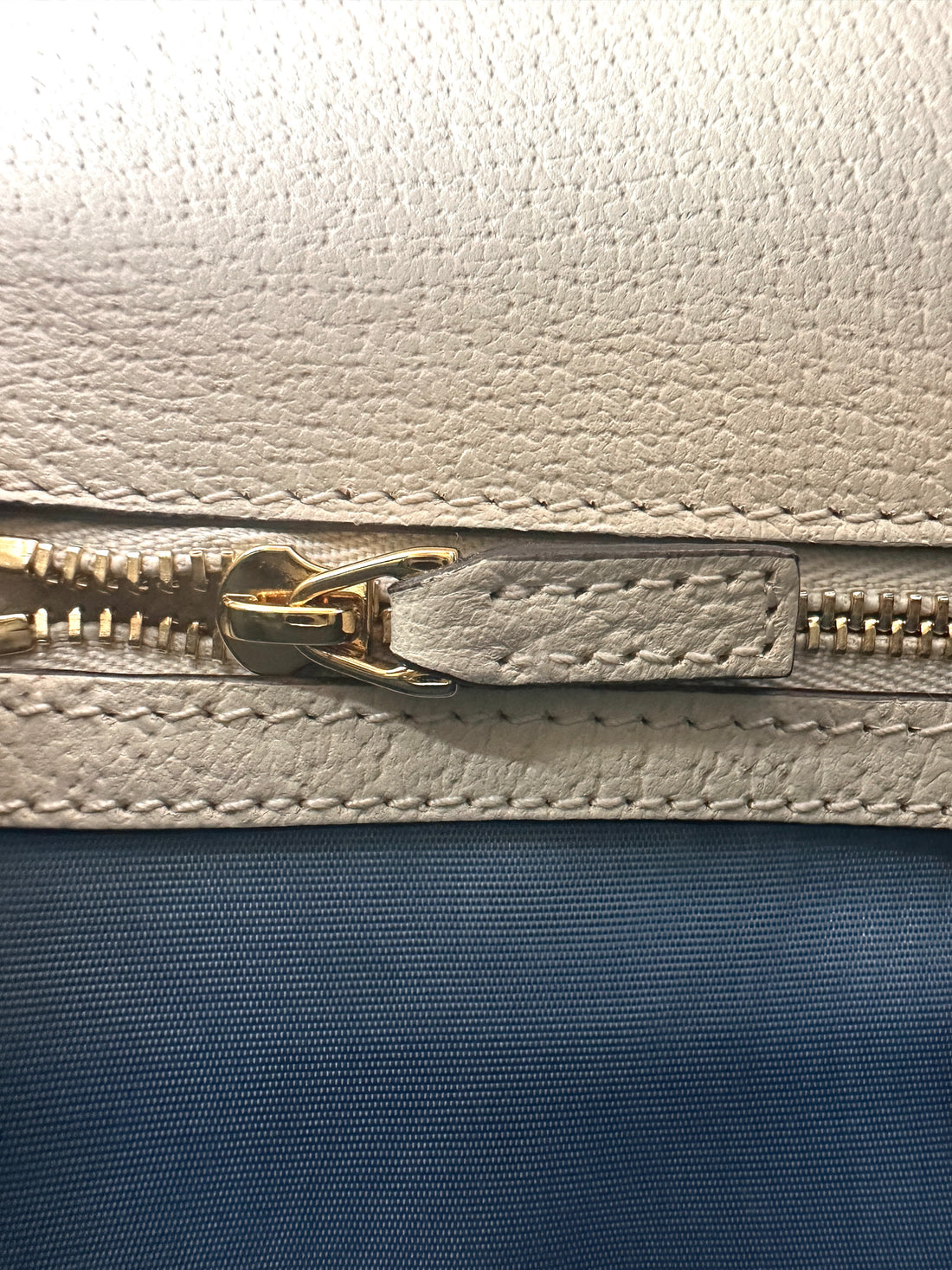Gucci Sylvie Bee Star White Leather Shoulder Bag GG1081