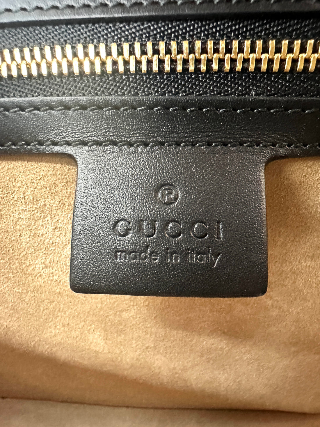 Gucci Sylvie Black Leather Medium Size Shoulder Bag GG1084