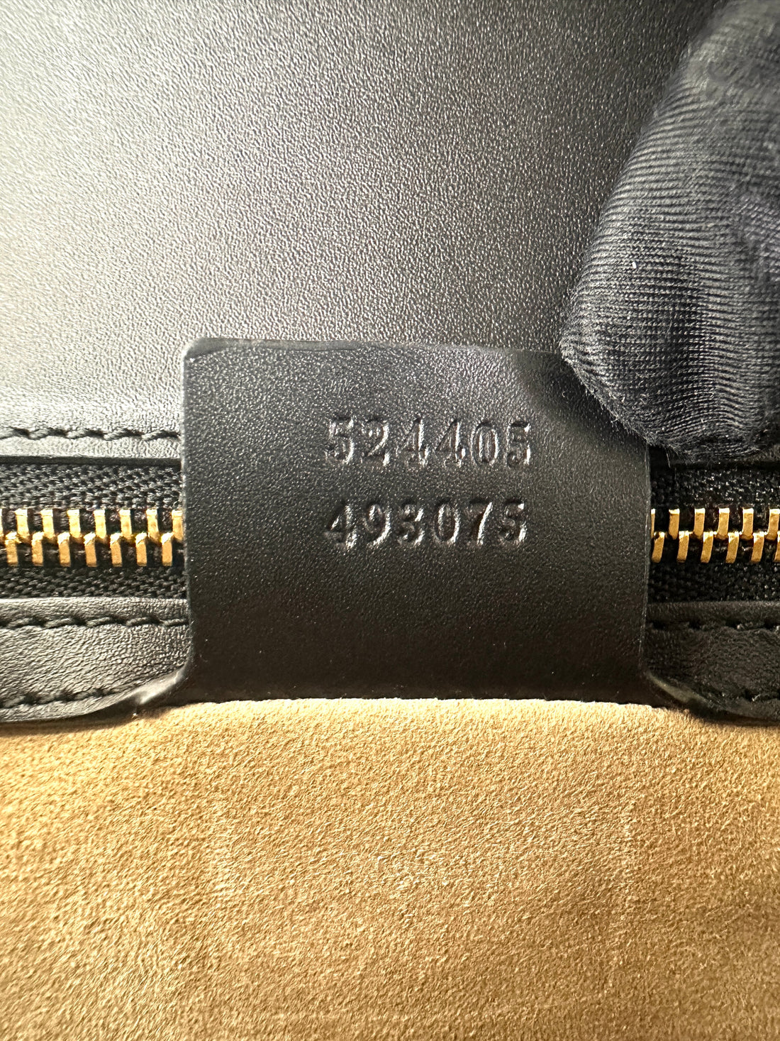 Gucci Sylvie Black Leather Medium Size Shoulder Bag GG1084