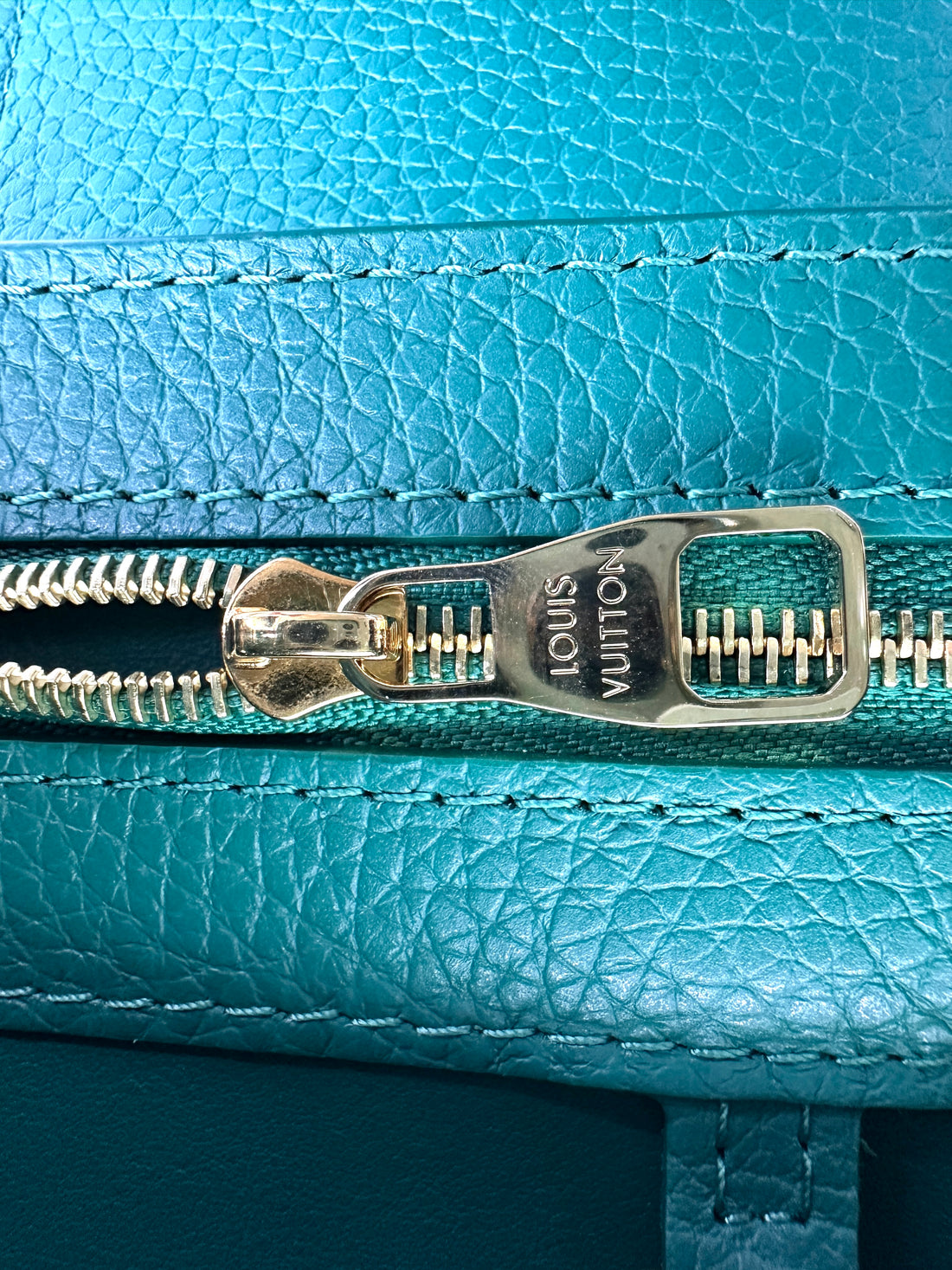 Louis Vuitton Capucines BB Green Leather Handle Bag LV2811