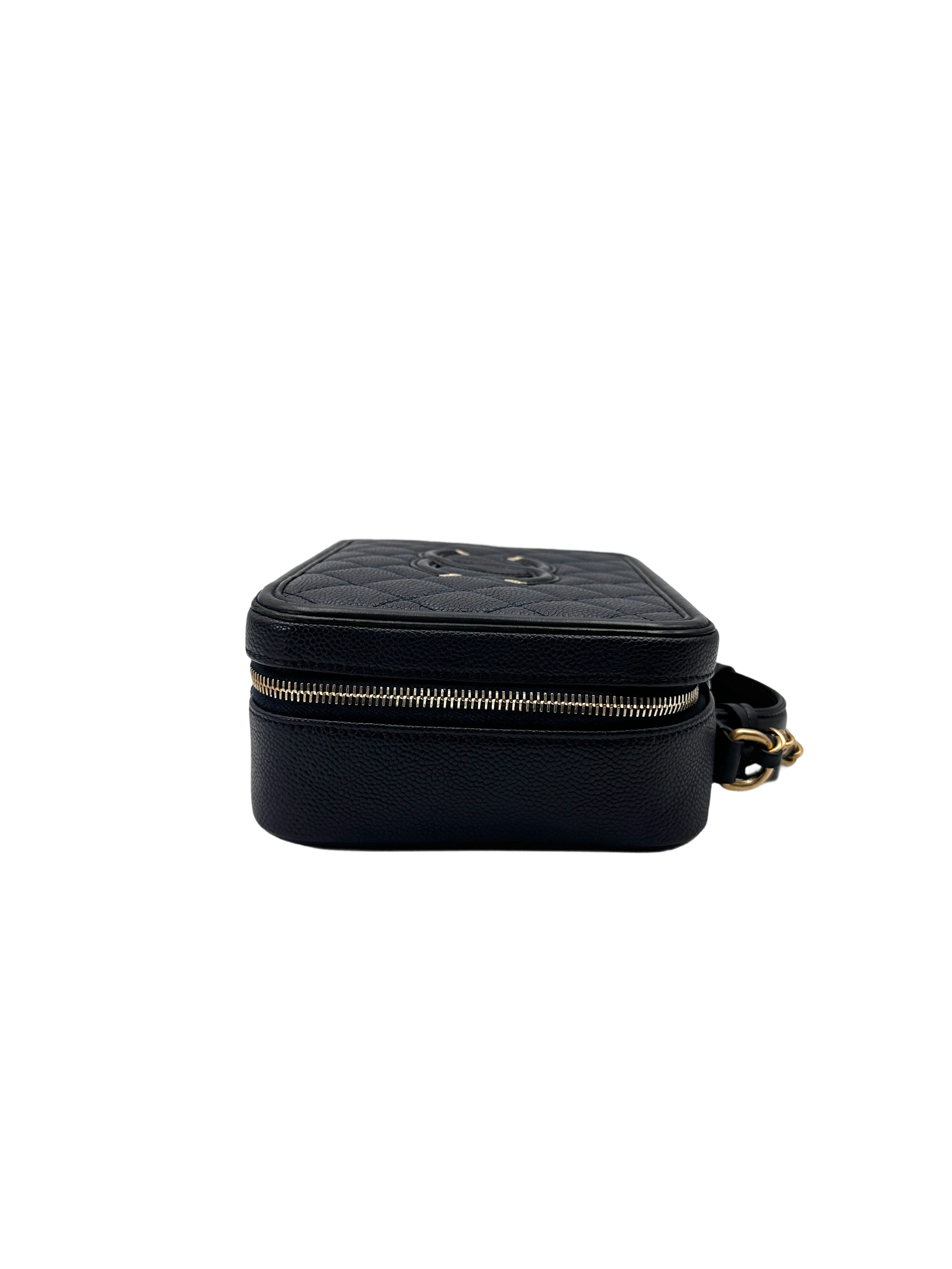 Chanel CC Filigree Navy Quilted Leather Vanity Case(27***52) CC2005
