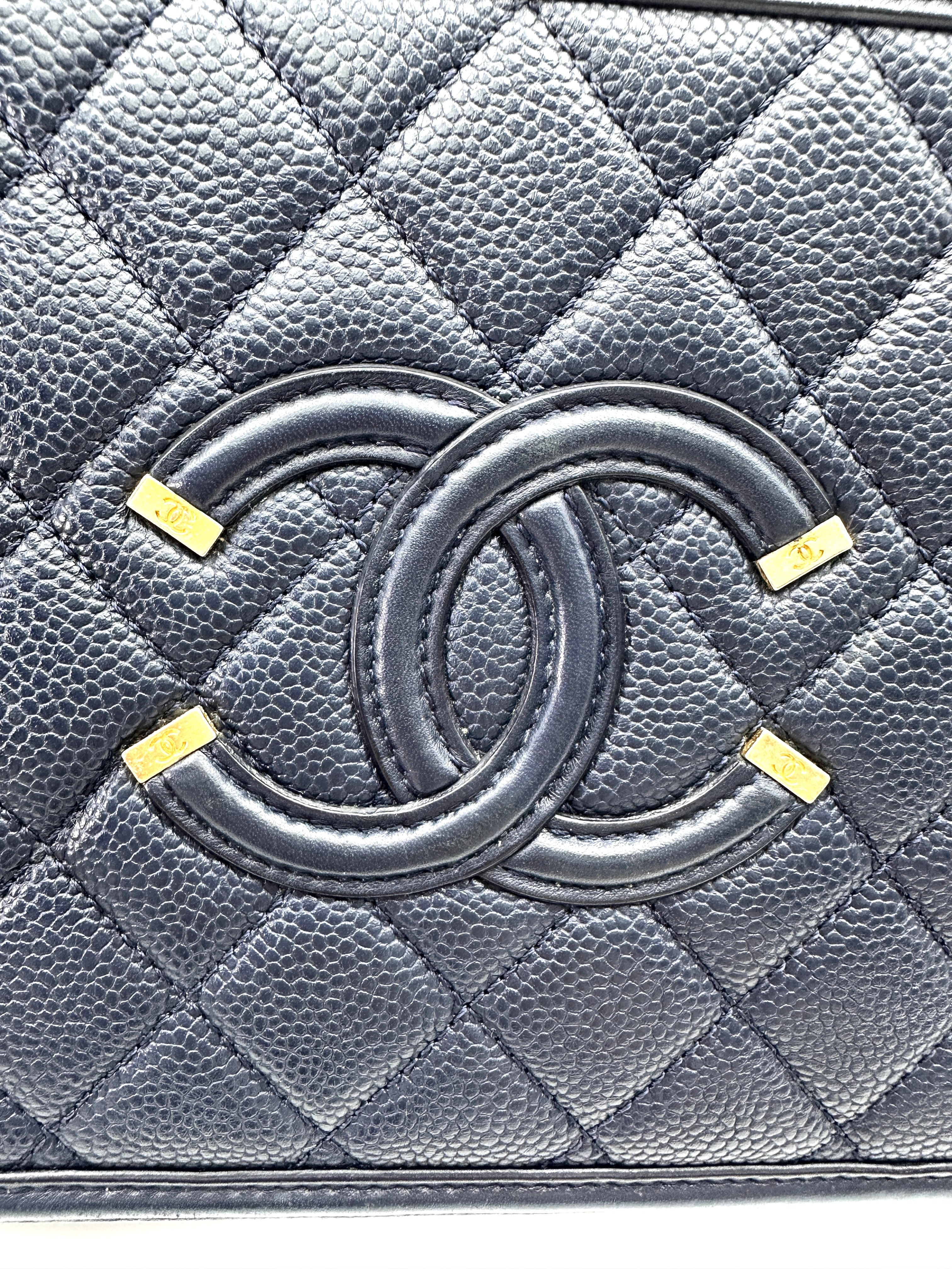 Chanel CC Filigree Navy Quilted Leather Vanity Case(27***52) CC2005