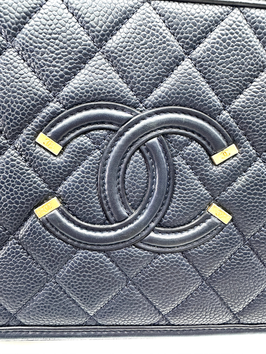 Chanel CC Filigree Navy Quilted Leather Vanity Case(27***52) CC2005