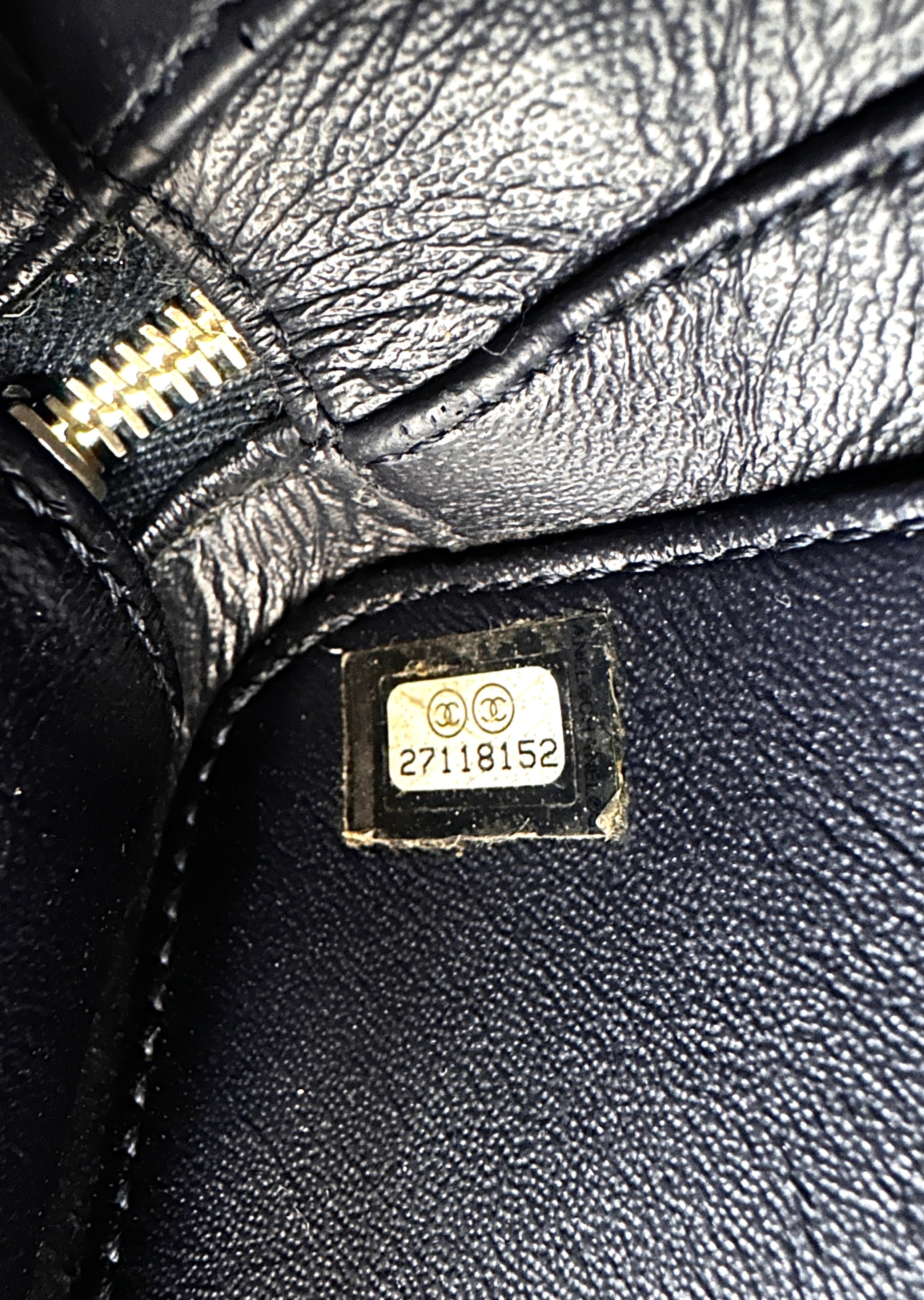 Chanel CC Filigree Navy Quilted Leather Vanity Case(27***52) CC2005