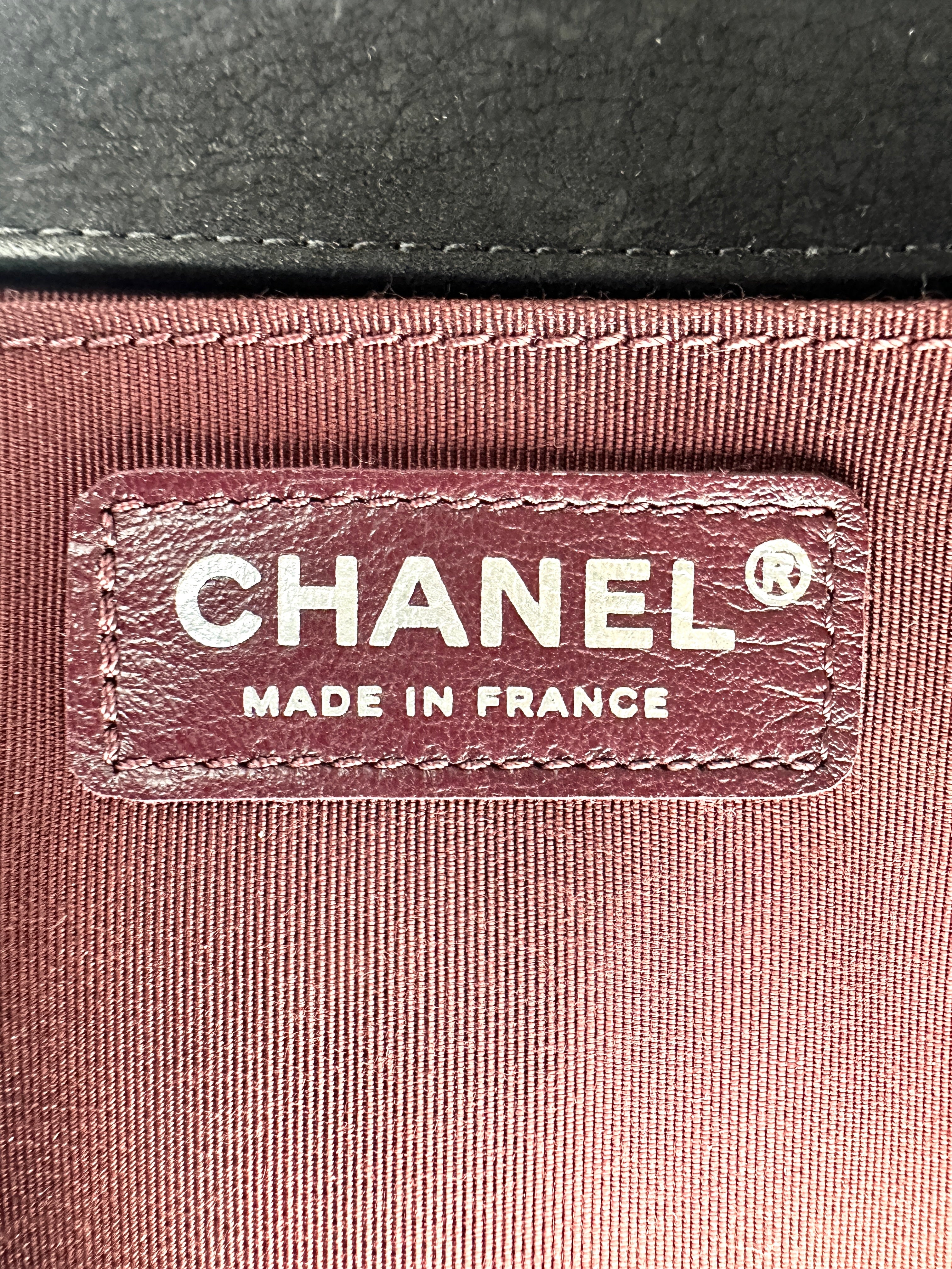 Chanel LeBoy Black Chevron Quilted Leather Medium Size Flap Bag(23***26) CC2004