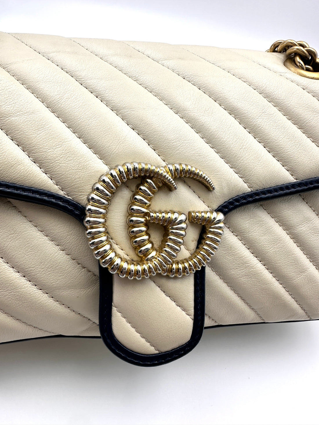 Gucci GG Marmont White Matelasse Leather Shoulder Bag GG1089