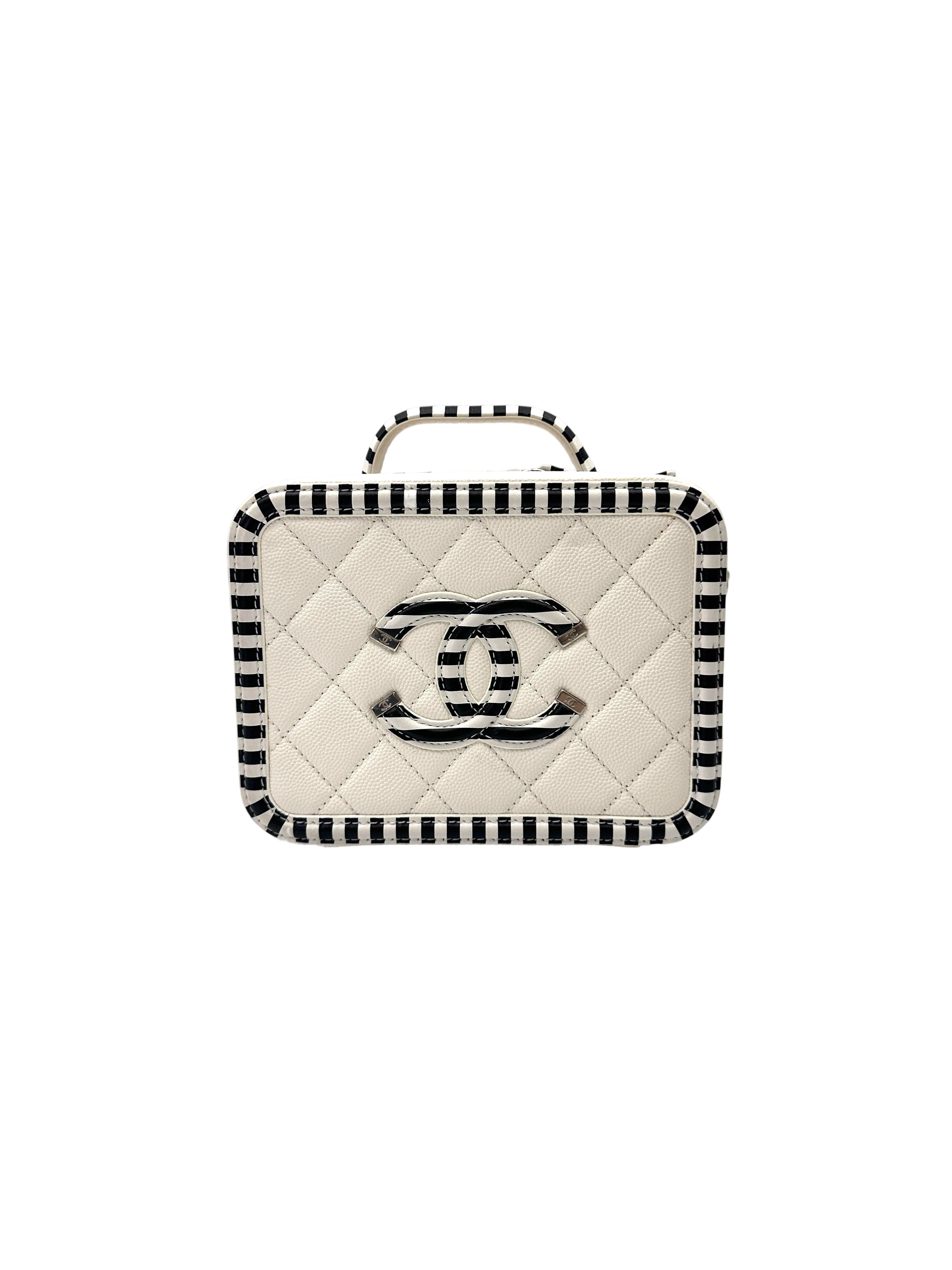Chanel CC Filigree White/Black Quilted Leather Vanity Case(27***39) IRIS232