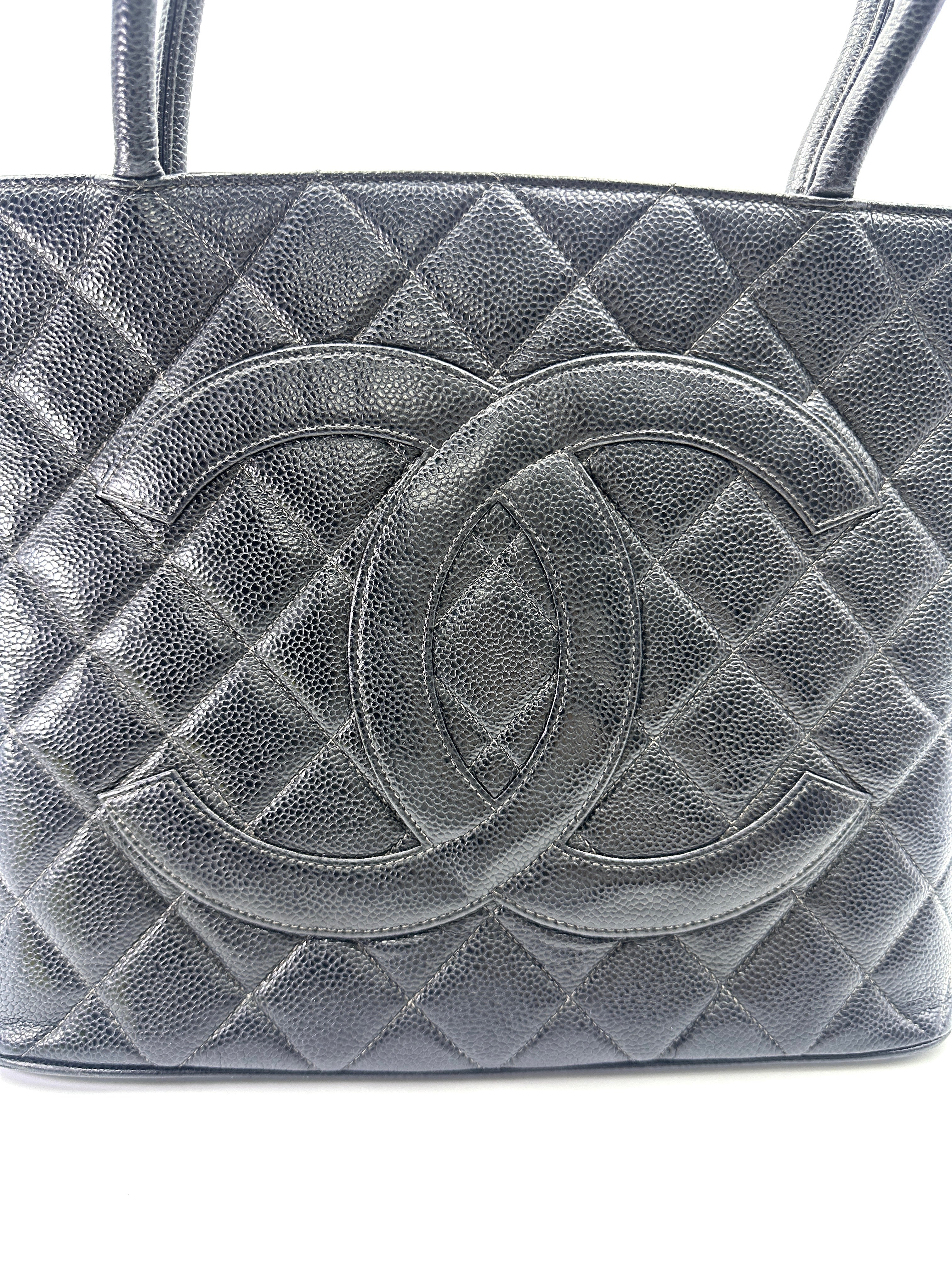 Chanel Medallion Black Quilted Leather Small Size Tote Handle Bag(71***28) CC2008