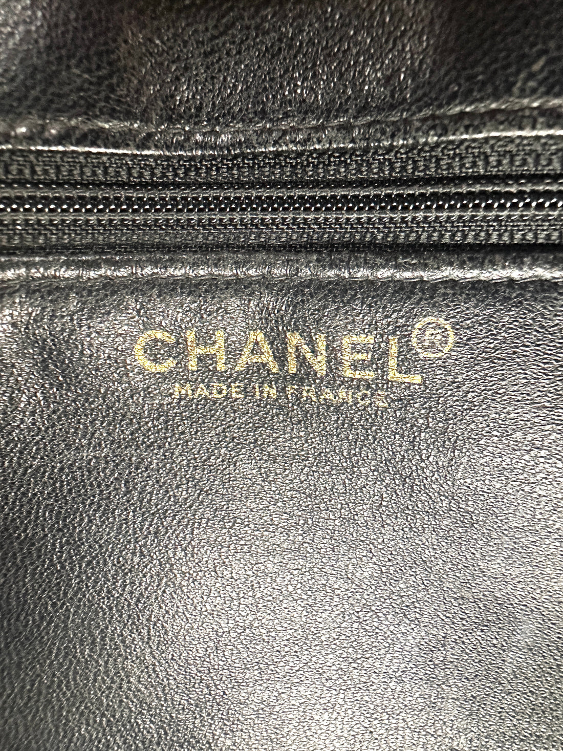 Chanel Medallion Black Quilted Leather Small Size Tote Handle Bag(71***28) CC2008